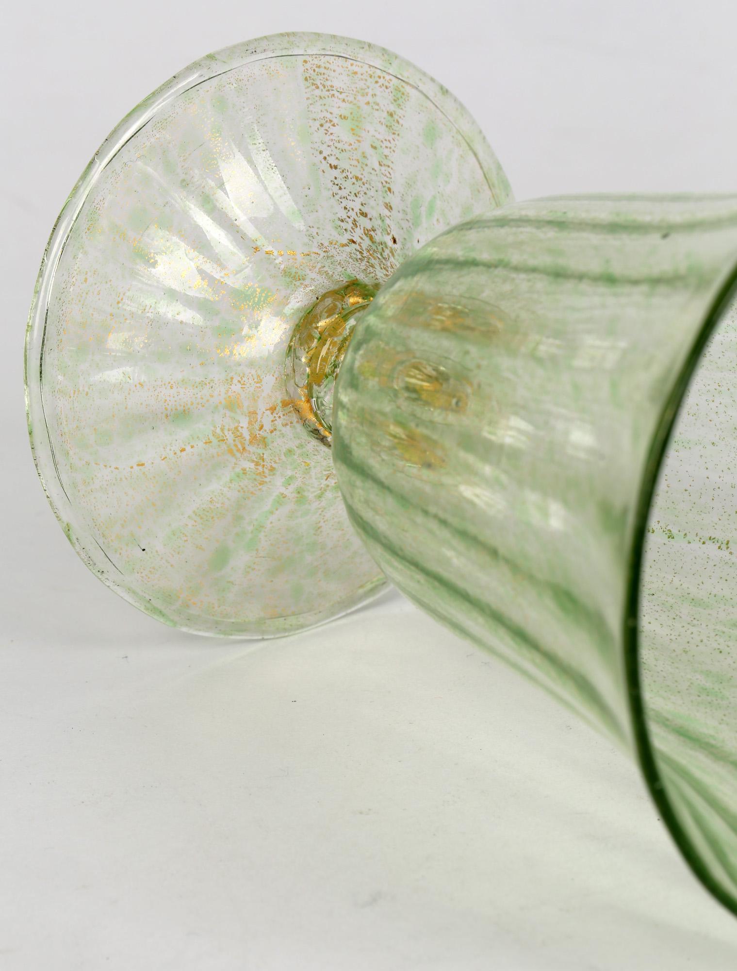 Antonio Salviati Venetian Revival Grünes und aventurinfarbenes Sundae- oder Eisglas (Italienisch) im Angebot