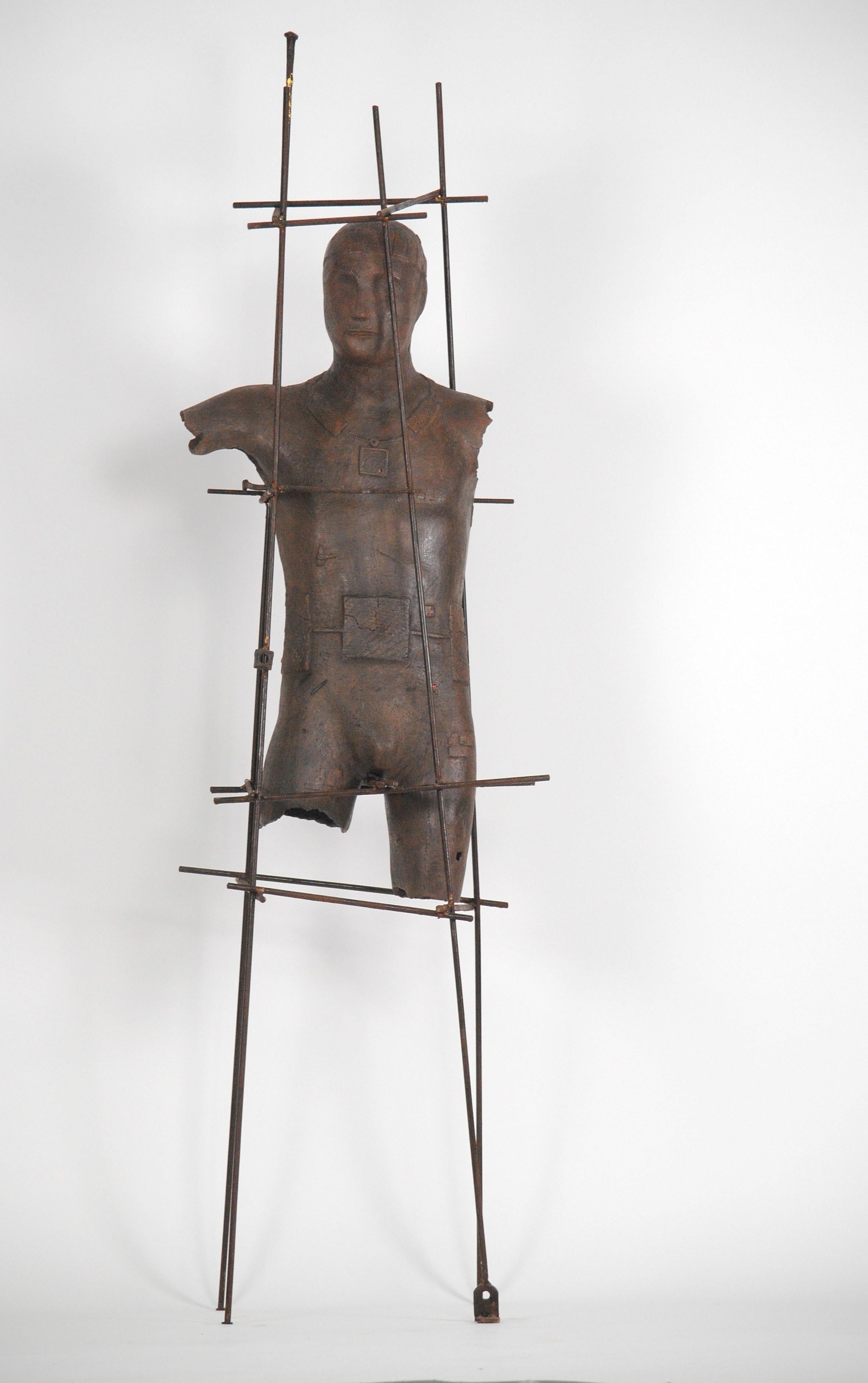 CRISTO NUMERATO
2022
Ceramica, ossidi, smalti, ferro e foglia d'oro
Misura: CM  210x40x40
Peso: 25 kg


Si tratta di opere figurative, di ispirazione classica o arcaica, reinterpretate utilizzando segni e linguaggi comunicativi strettamente