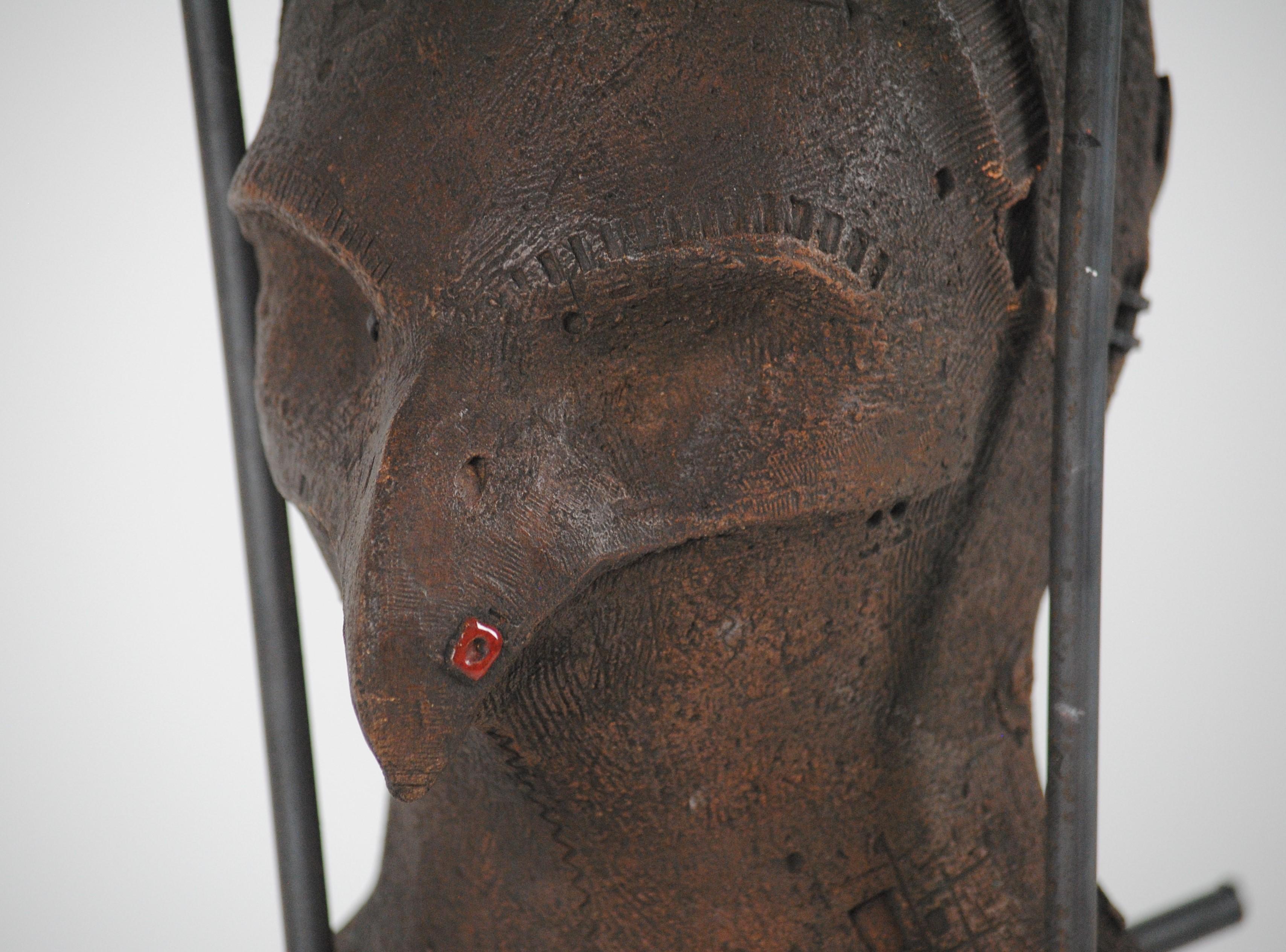 MUTAZIONI
2024
Ceramica, ossidi, smalti e ferro 
Misura: CM  83X40X39
Peso: 8 kg


Si tratta di opere figurative, di ispirazione classica o arcaica, reinterpretate utilizzando segni e linguaggi comunicativi strettamente contemporanei,
