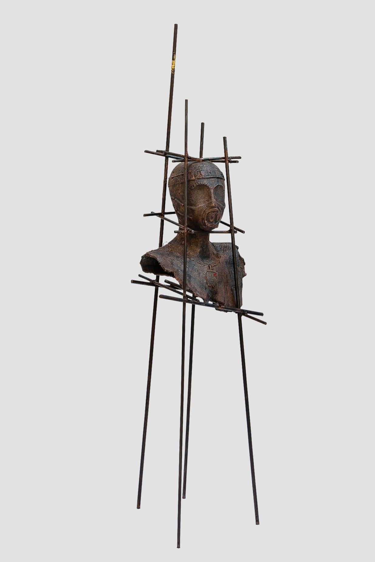 TESTA @ - DISTOPICA POST INDUSTRIALE
2021
Ceramic, iron and gold leaf
Measurement: CM  40x38x137
Weight: 8 kg


These are figurative works, of classical or archaic inspiration, reinterpreted using strictly contemporary signs and communicative