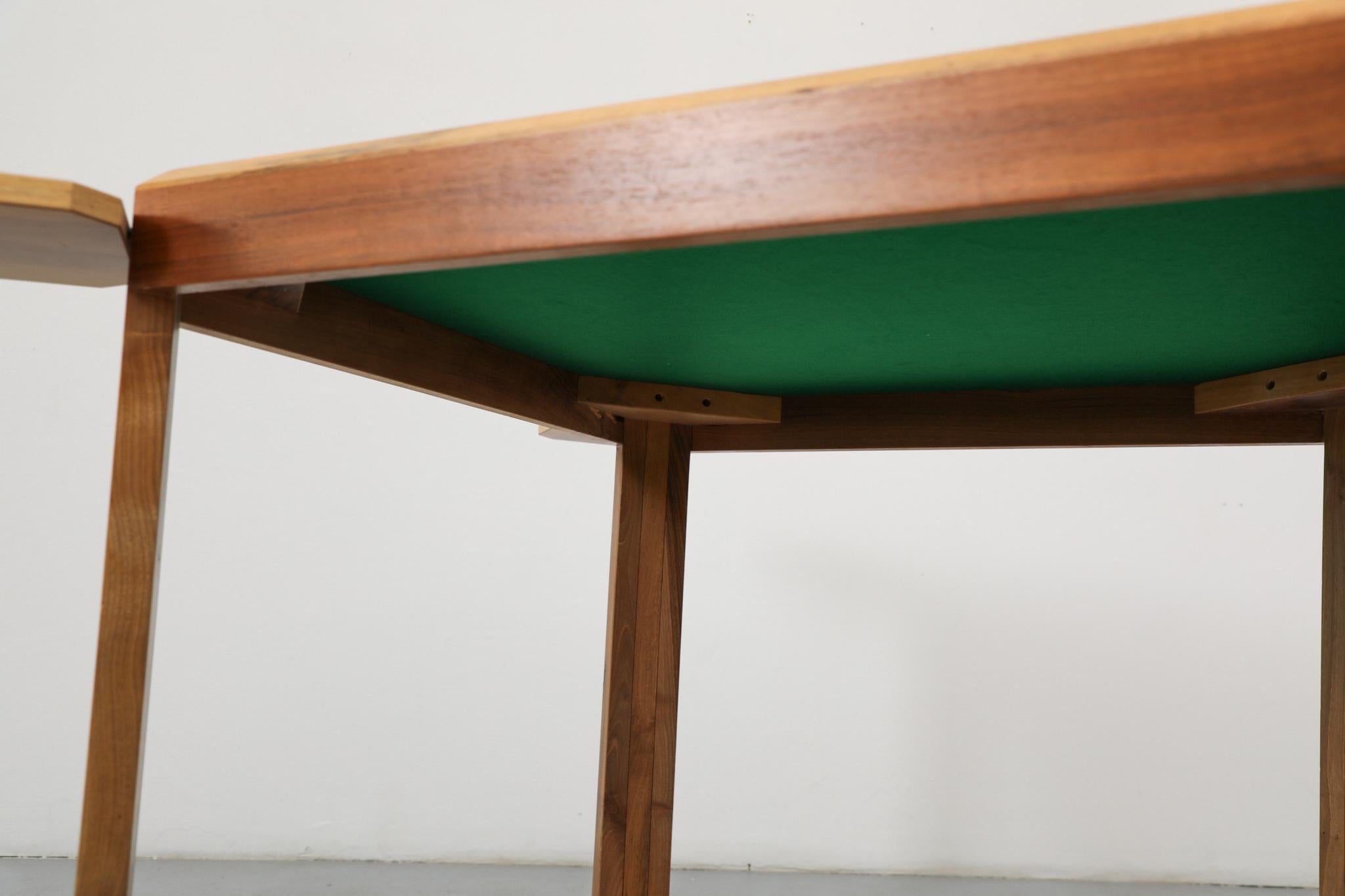 Table de jeu des années 1980 avec plateau réversible et quatre fauteuils en cuir Antonio Virgilio en vente 7
