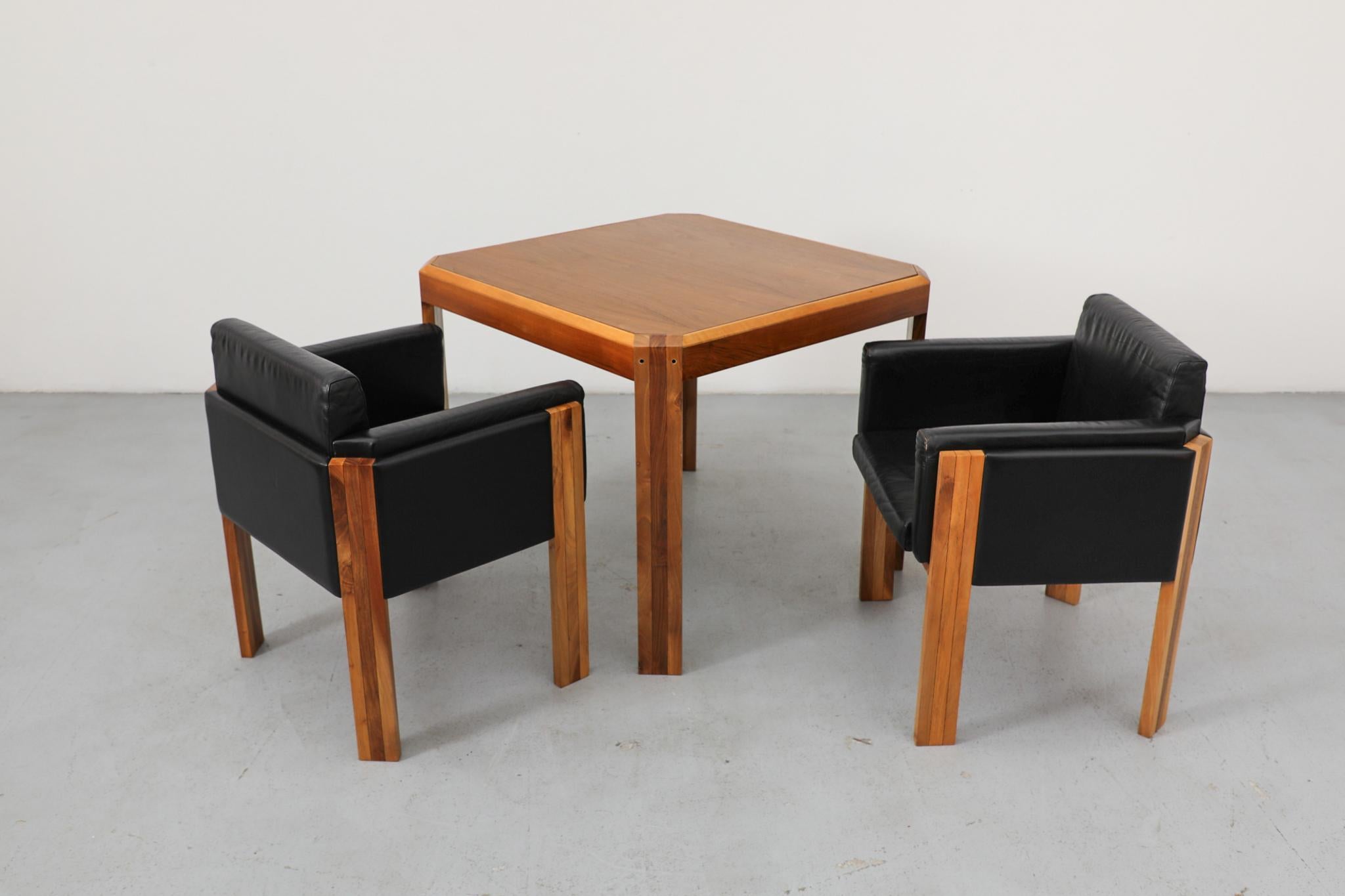 Table de jeu des années 1980 avec plateau réversible et quatre fauteuils en cuir Antonio Virgilio Bon état - En vente à Los Angeles, CA