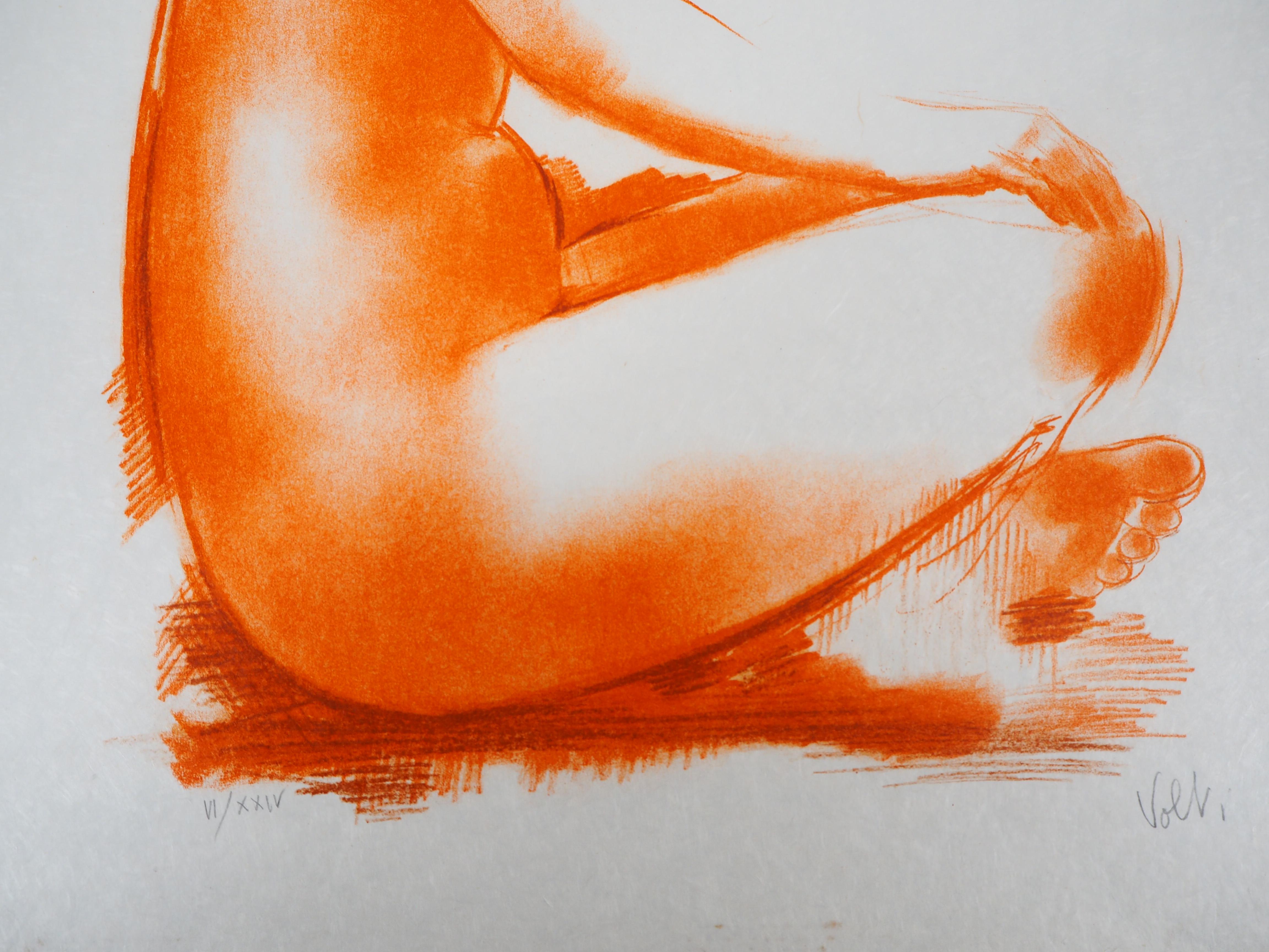 Seated Model - Original Signed Lithograph, Numbered / 24 - Gray Nude Print by Antoniucci Volti