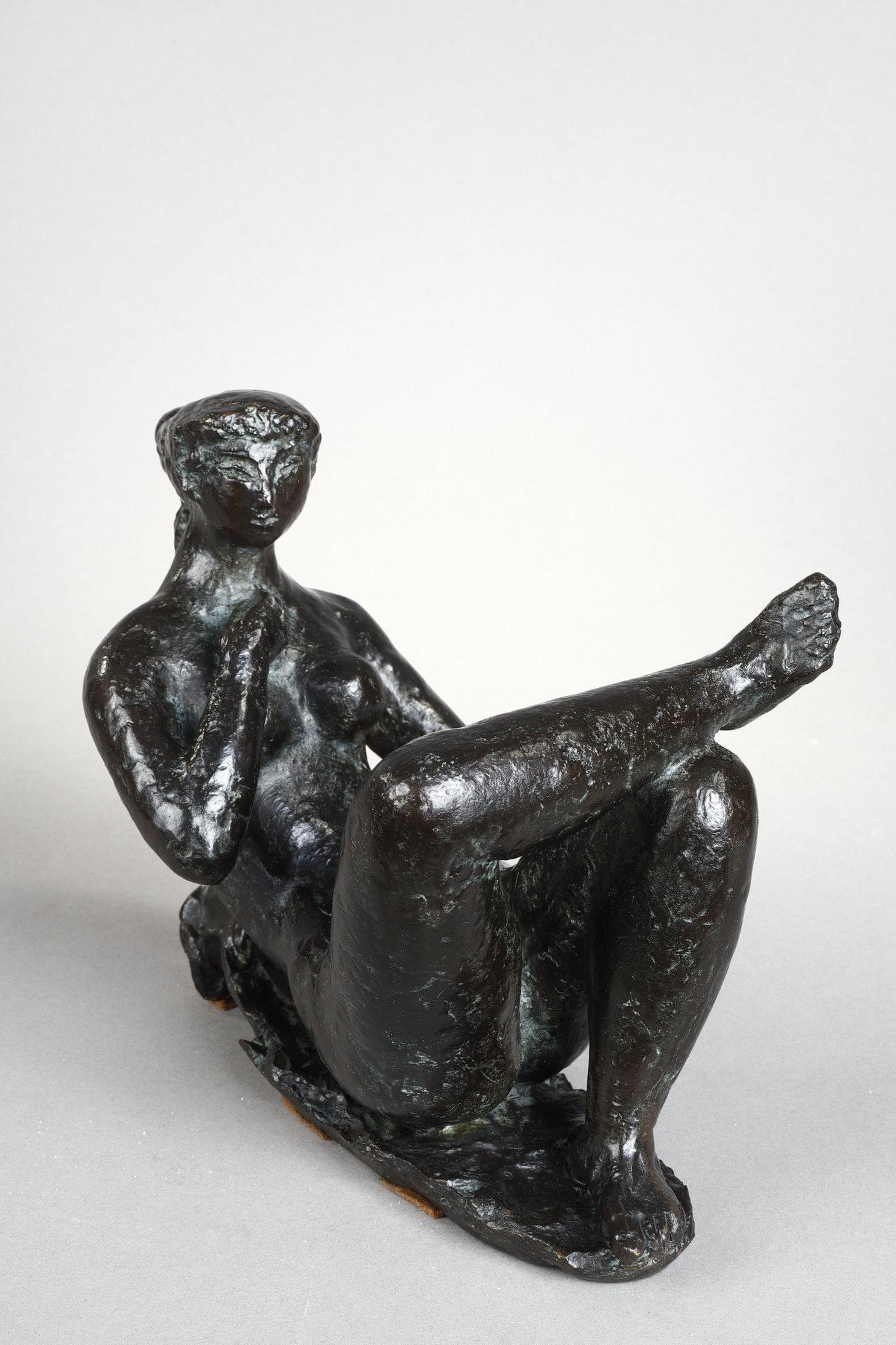 Dafne
di Antoniucci Volti (1915-1989)

Una scultura in bronzo con una patina marrone scuro sfumata di verde.
firmato sulla base 