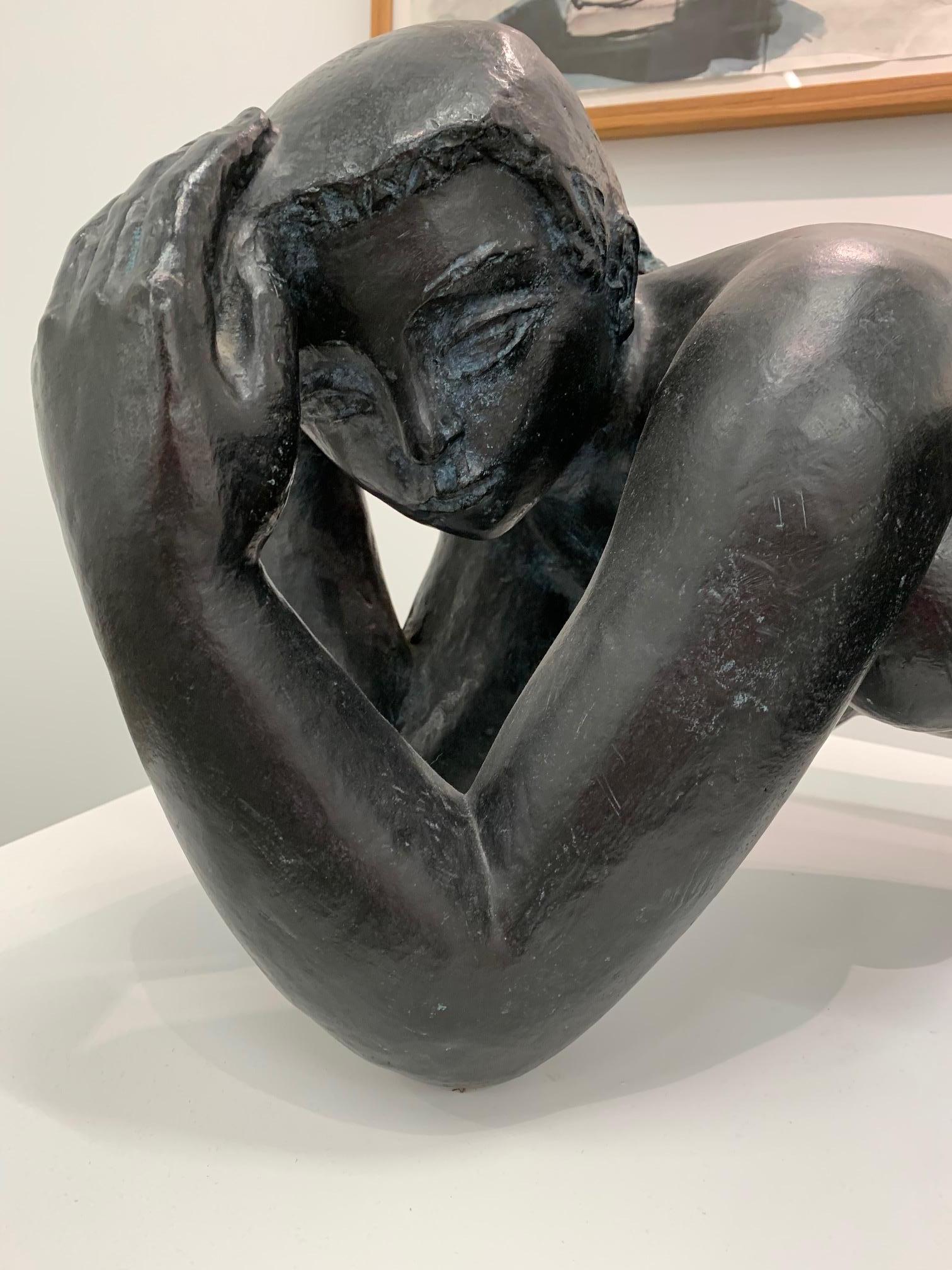 « Femme de Tours », bronze, sculpture figurative féminine couchée - Romantique Sculpture par Antoniucci Volti