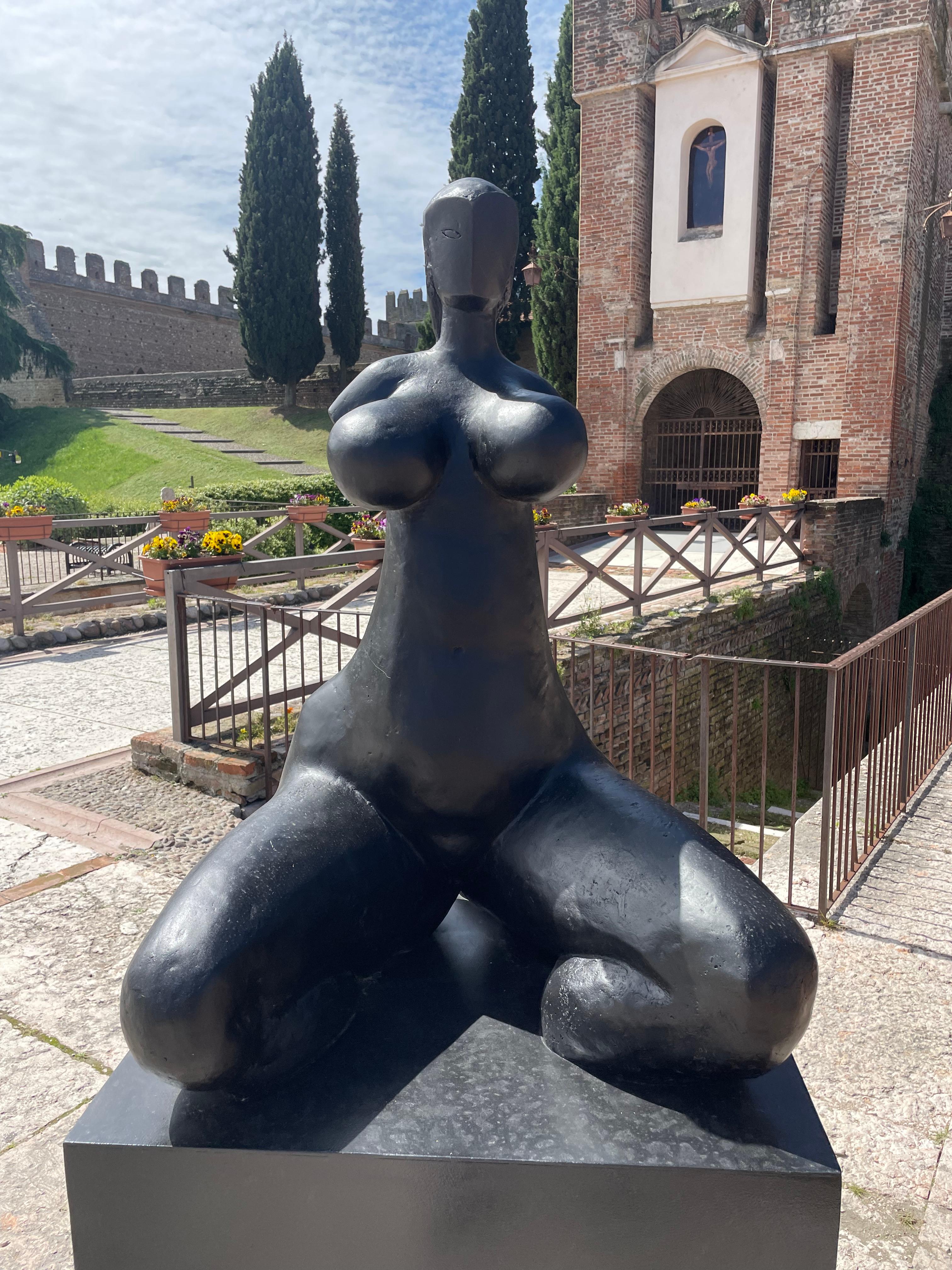 Keimzahl h cm 110 – Sculpture von Antoniucci Volti