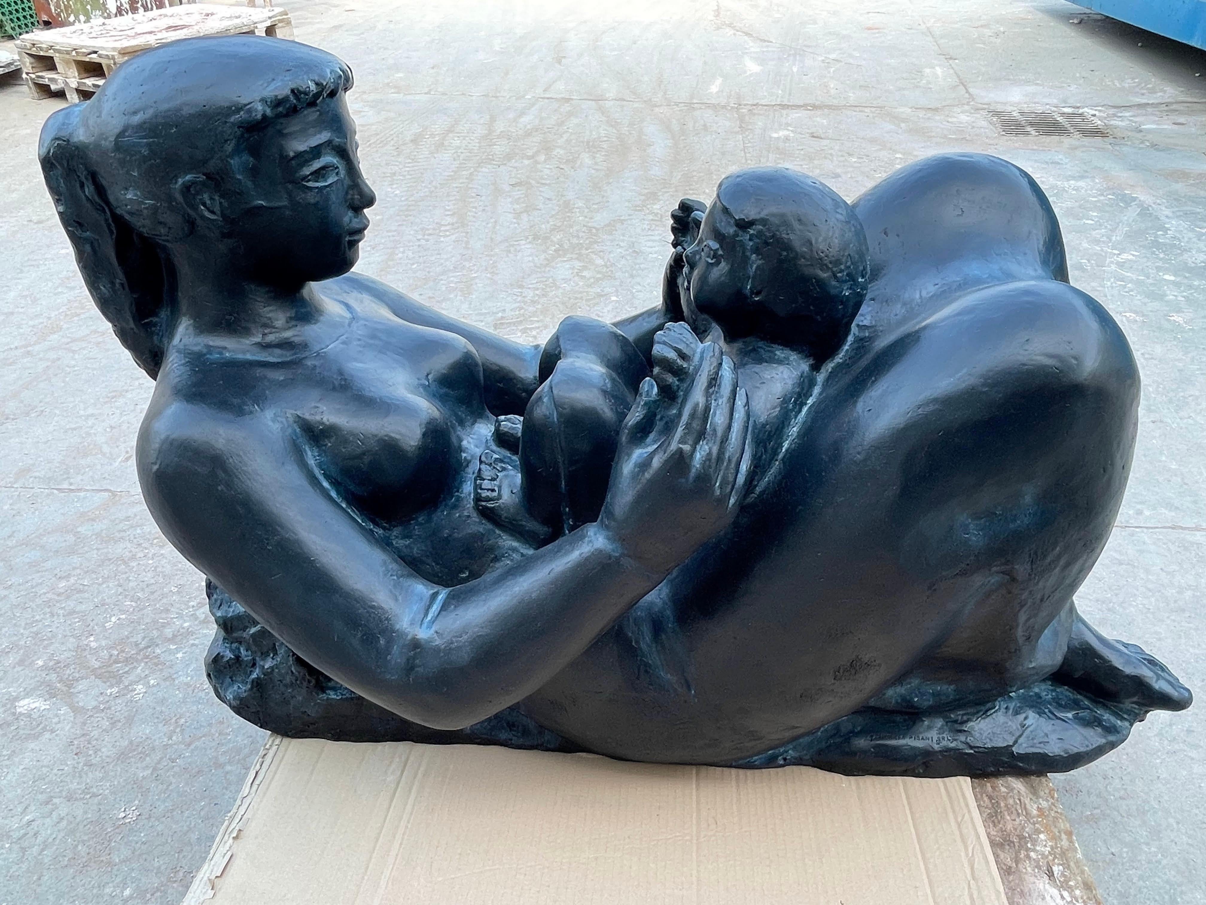 Nude Sculpture di Antoniucci Volti - Maternité Allongée cm 120 (patine noire bleutée)
