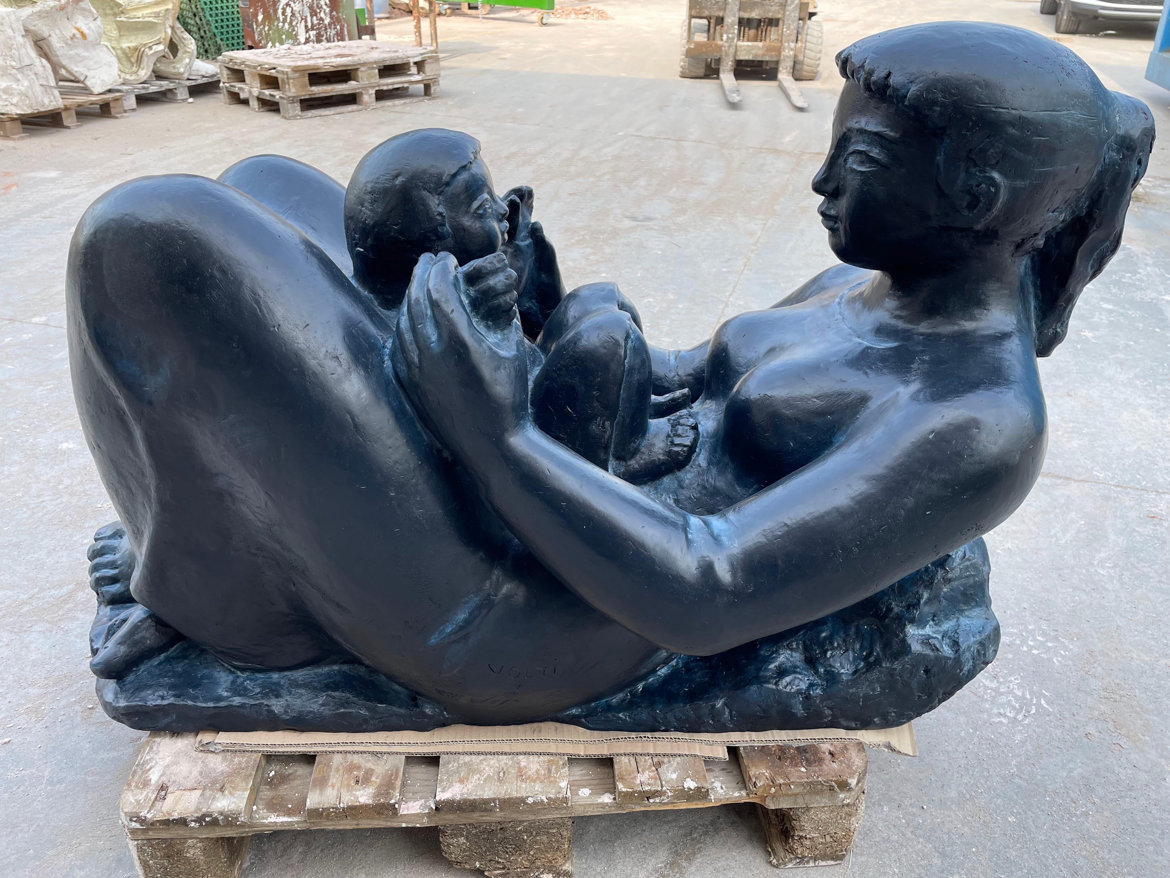Numbered and limited to 8 copies 
Artwork signed
Authenticity: Sold with certificate of Authenticity
Invoice from the gallery
Sculpture: bronze, metal, bronze patina

Display: The sculpture can be displayed outdoors