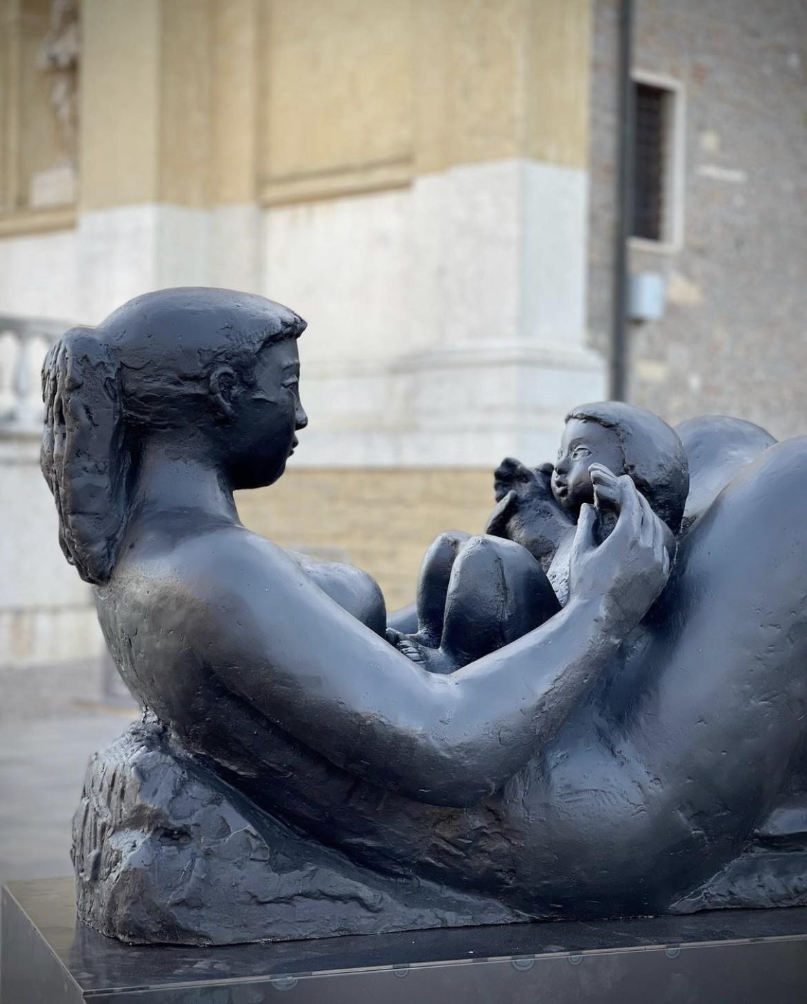 Nude Sculpture Antoniucci Volti - Maternité Allongée cm 90 
