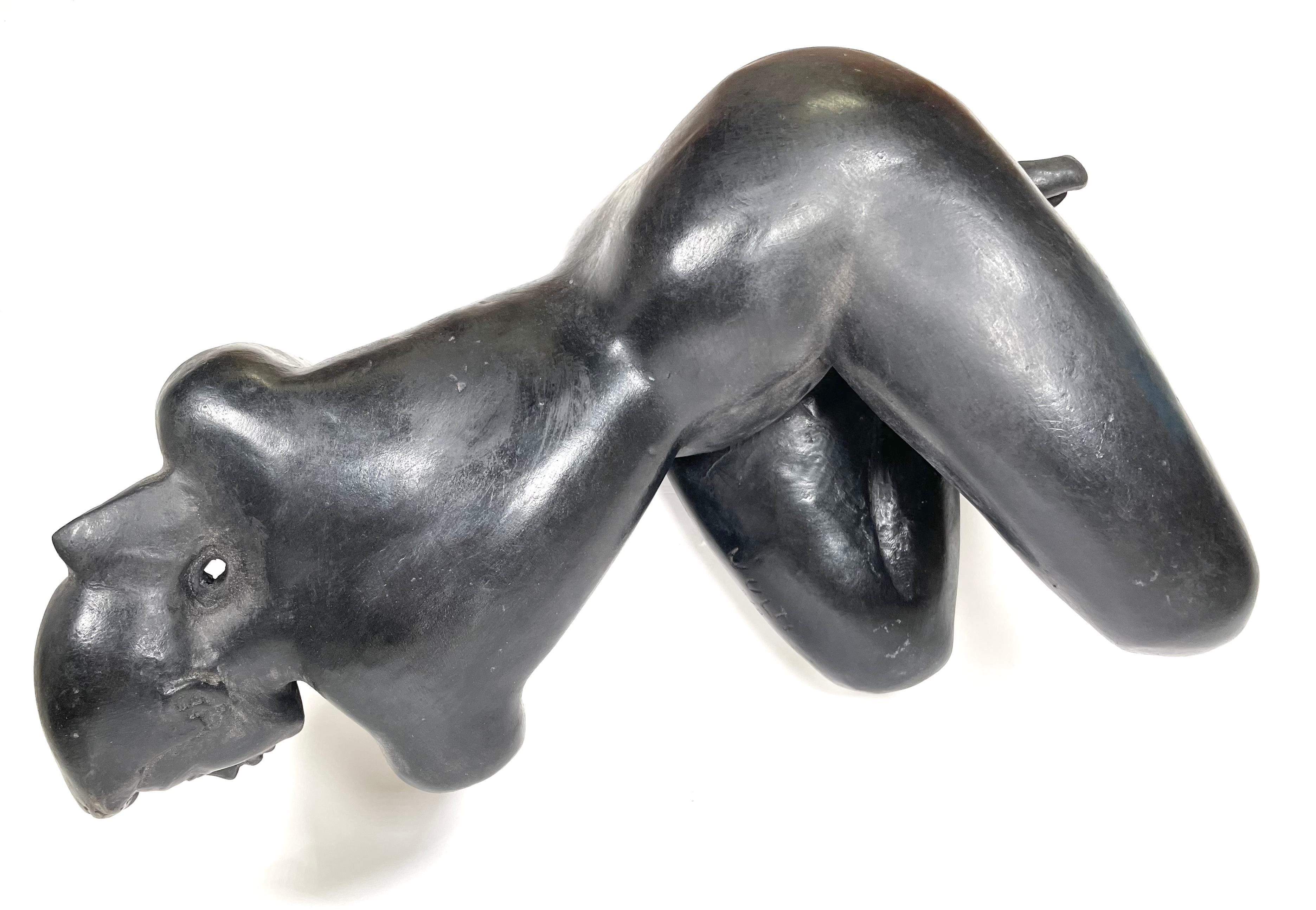 Petite Femme Chiffonnée - Figurative Sculpture Gold de Antoniucci Volti