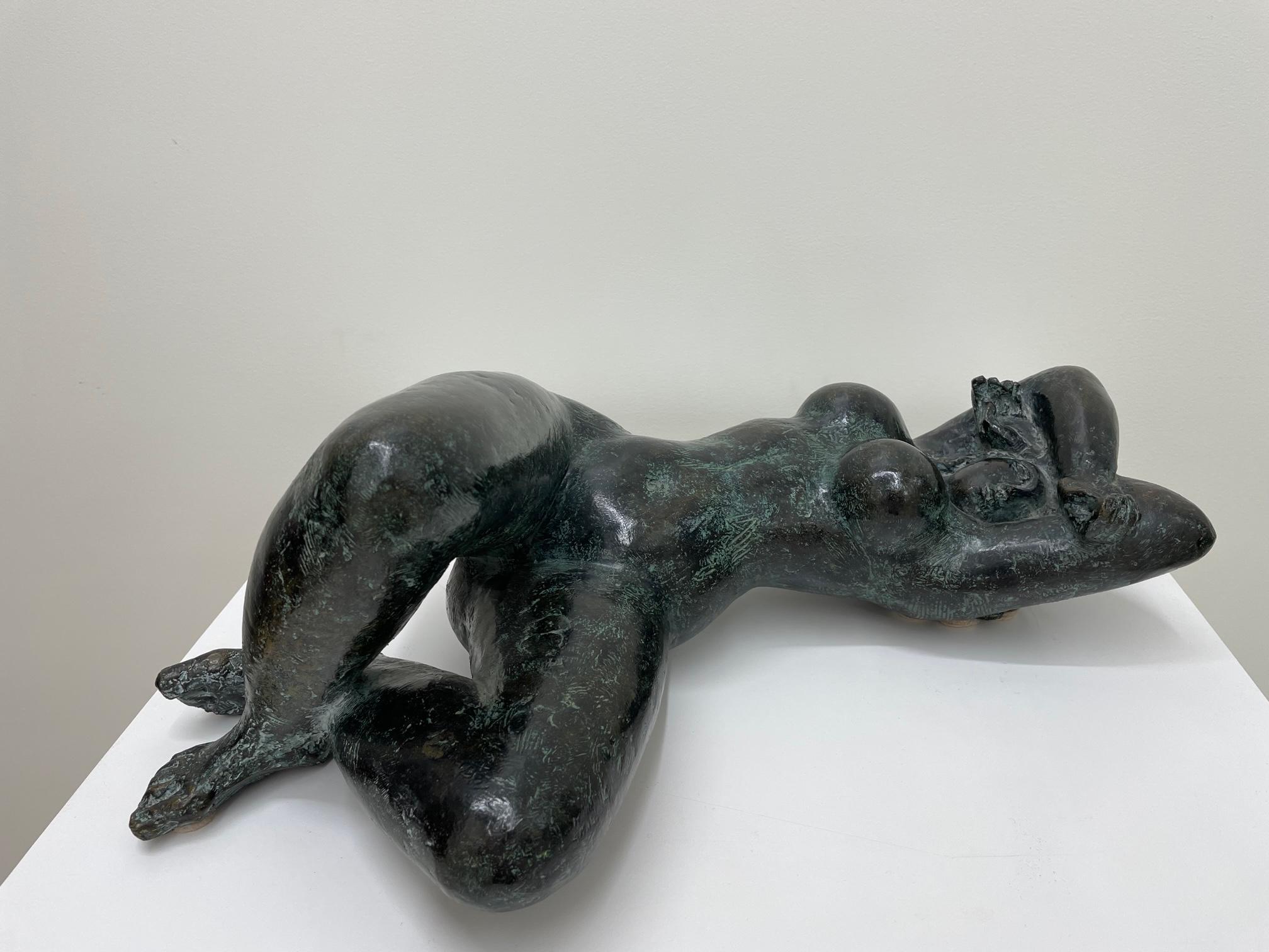 RECLINGING WOMAN - Modern Sculpture by Antoniucci Volti