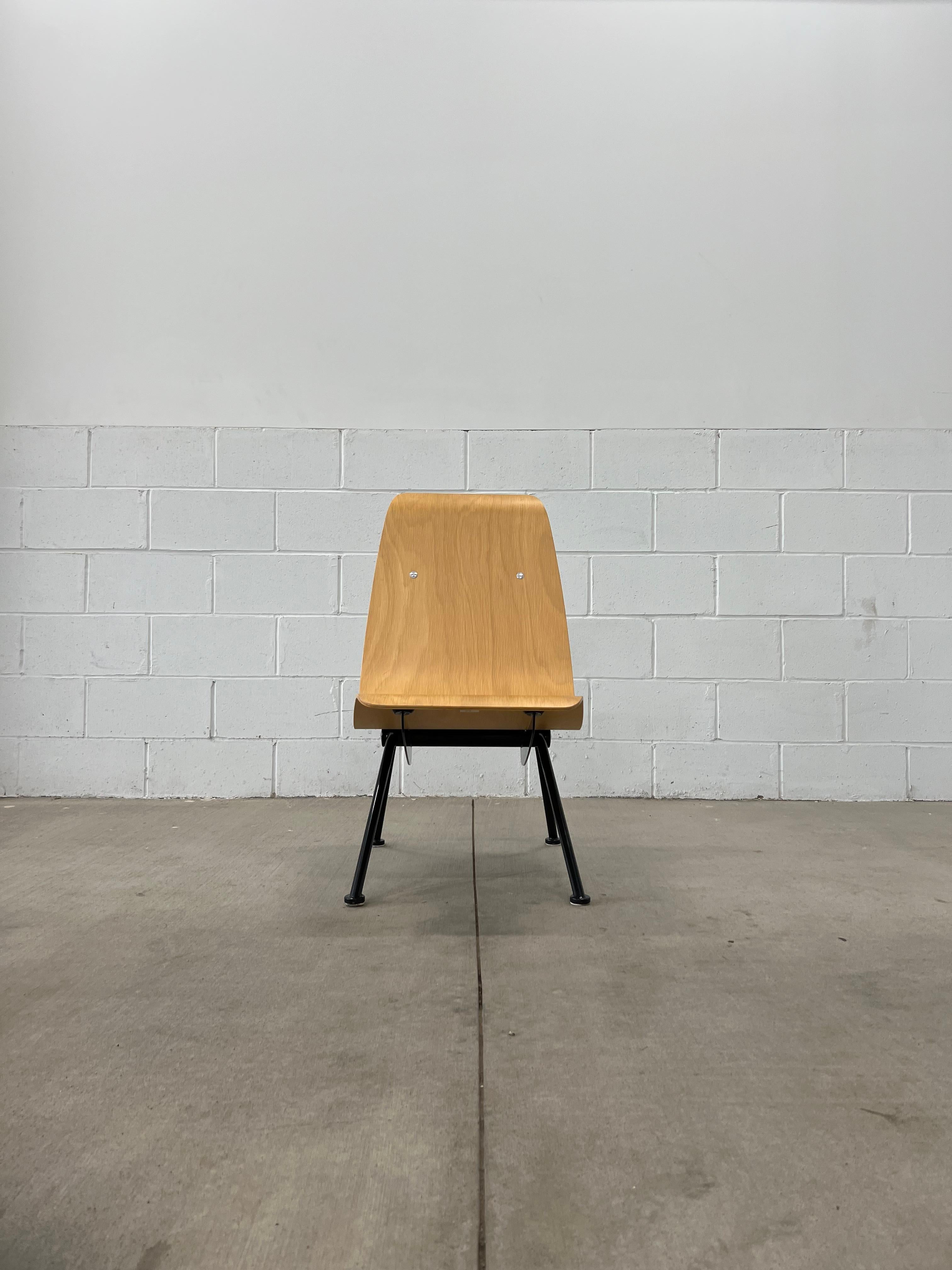 Silla Antony Lounge de Jean Prouvé para Vitra Metal en venta