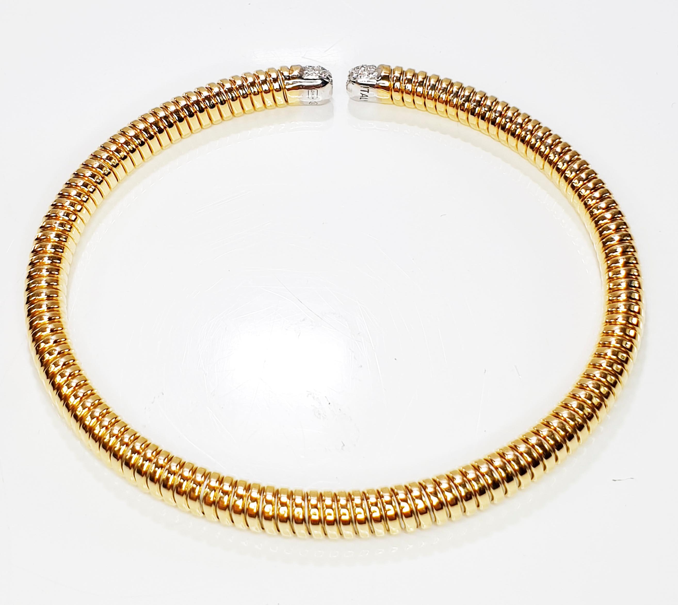 Flexible and adaptable necklace with tubogas craftmanship that fits medium to large sizes.
Available in three colours of gold, yellow, white and rose.
11,40gr and 0.25Carat Diamonds
Made in Antora, Catania Italy since 2001, the year when Antonio