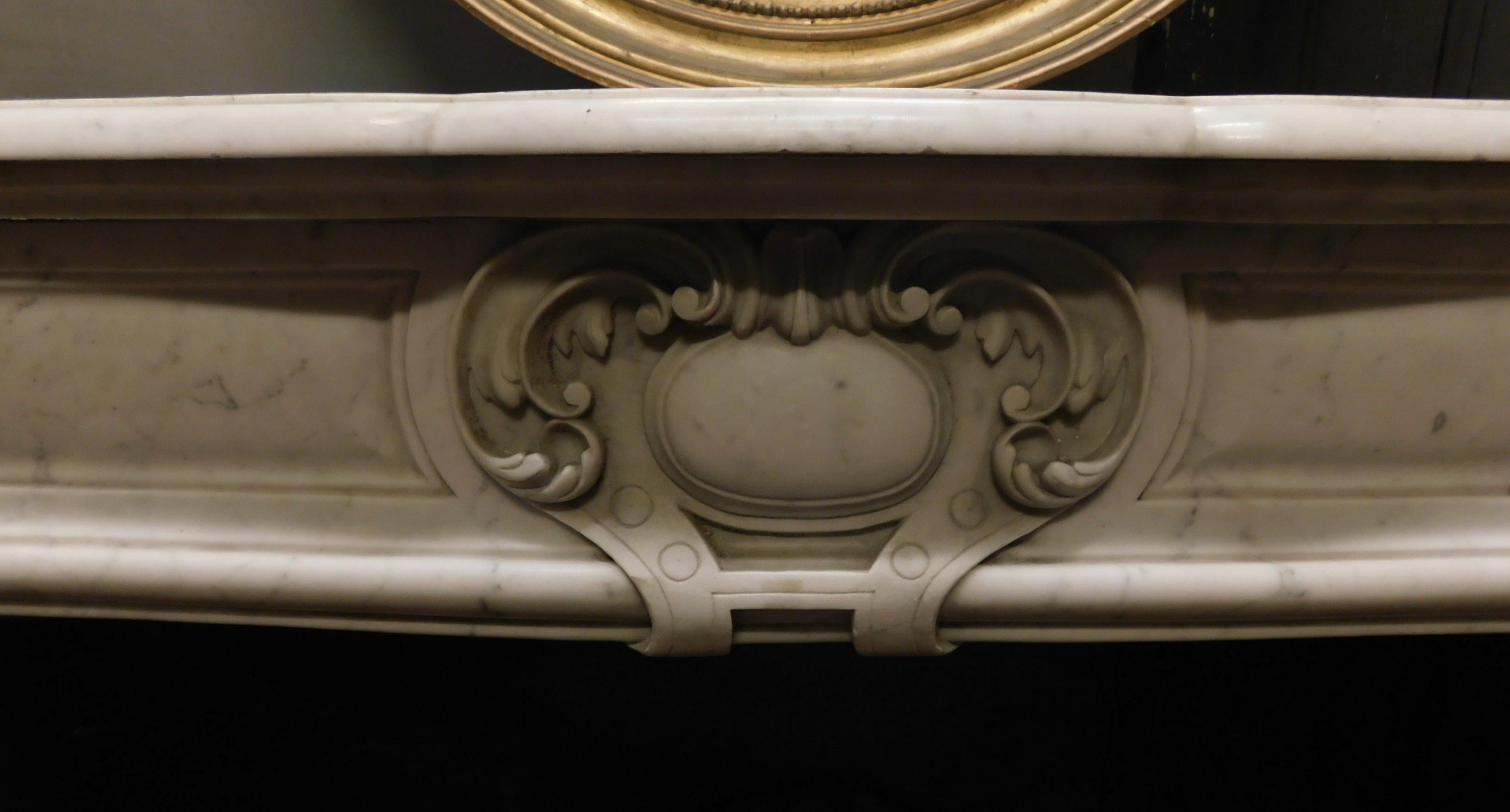 Hand-Carved Antqiue Fireplace Mantel in White Carrara Marble, 1800 Italy