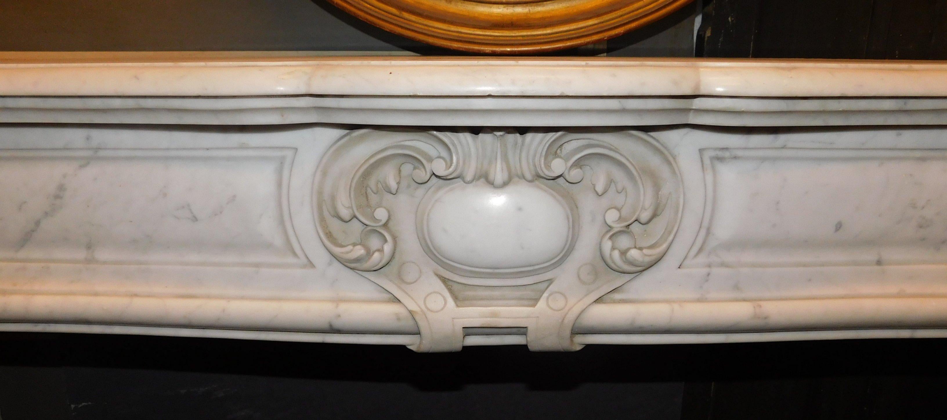 19th Century Antqiue Fireplace Mantel in White Carrara Marble, 1800 Italy