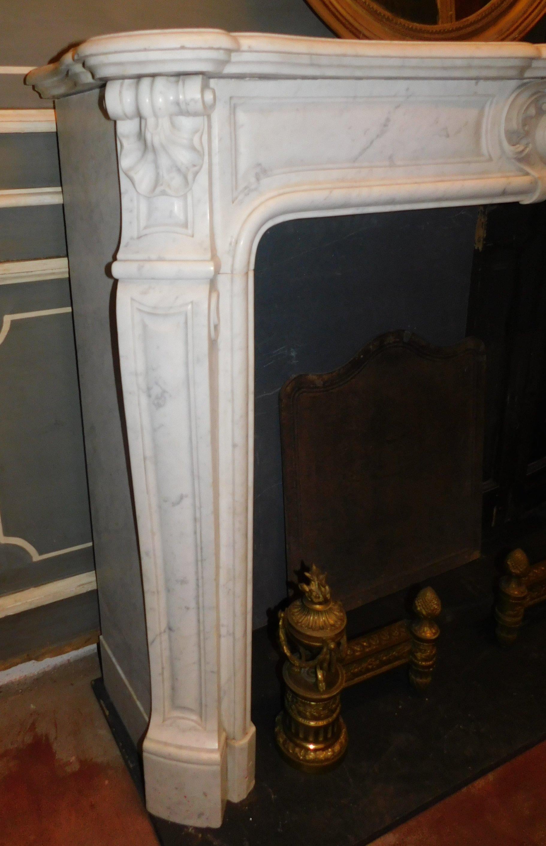 Antqiue Fireplace Mantel in White Carrara Marble, 1800 Italy 1
