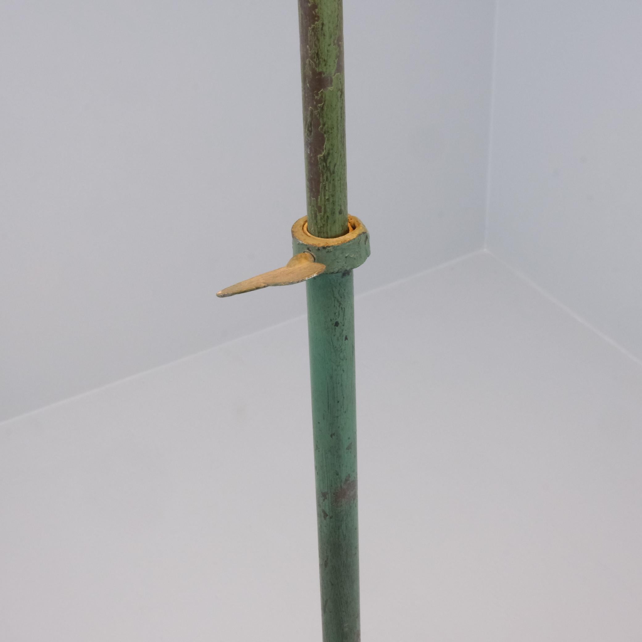 Metà XX secolo Lampada da terra in ferro battuto di Antti Hakkarainen, modello 60328 per Idman, anni '50 in vendita