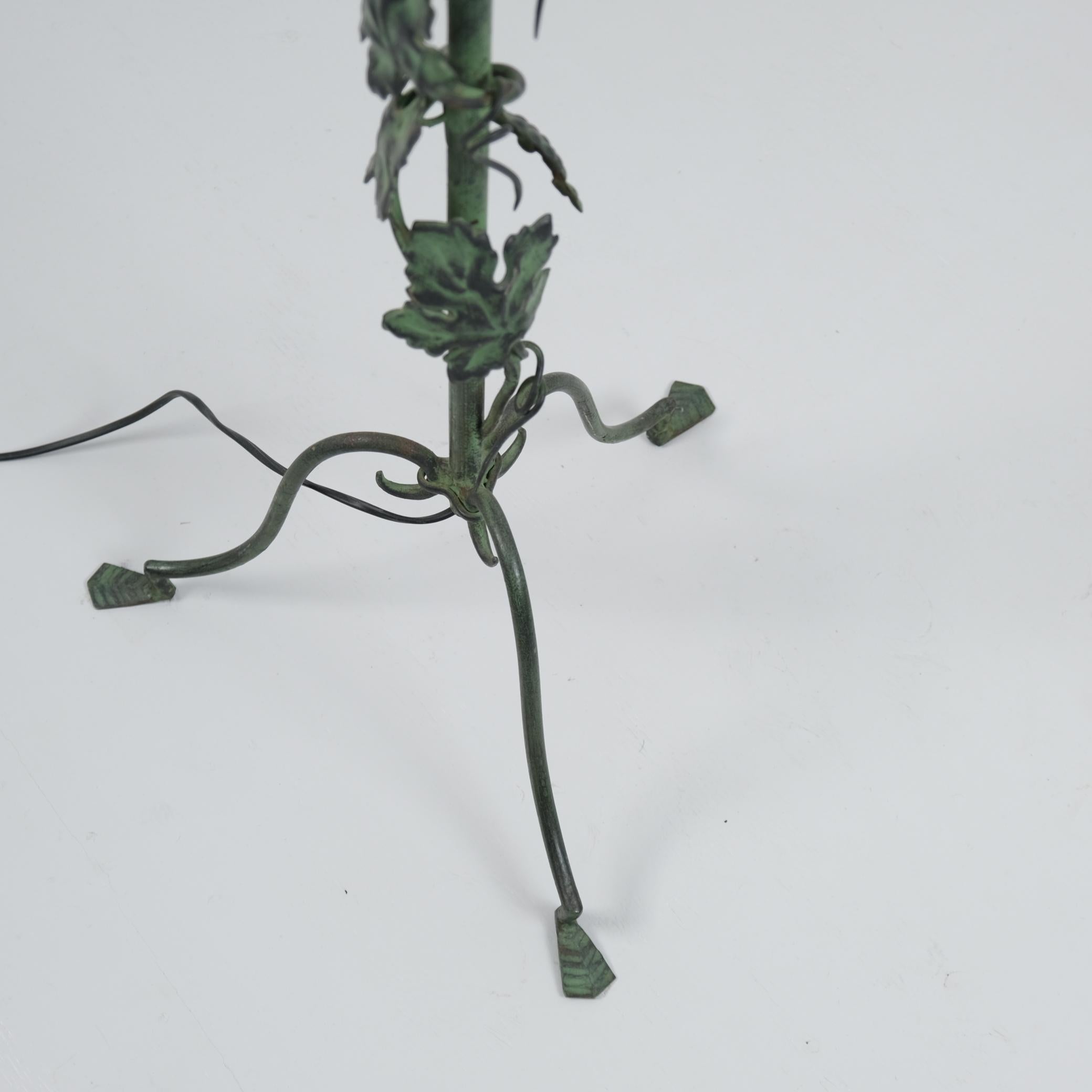Finnish Antti Hakkarainen Green Vine Floor Lamp, 1930s-1940s, Taidetakamo A. Hakkarainen For Sale