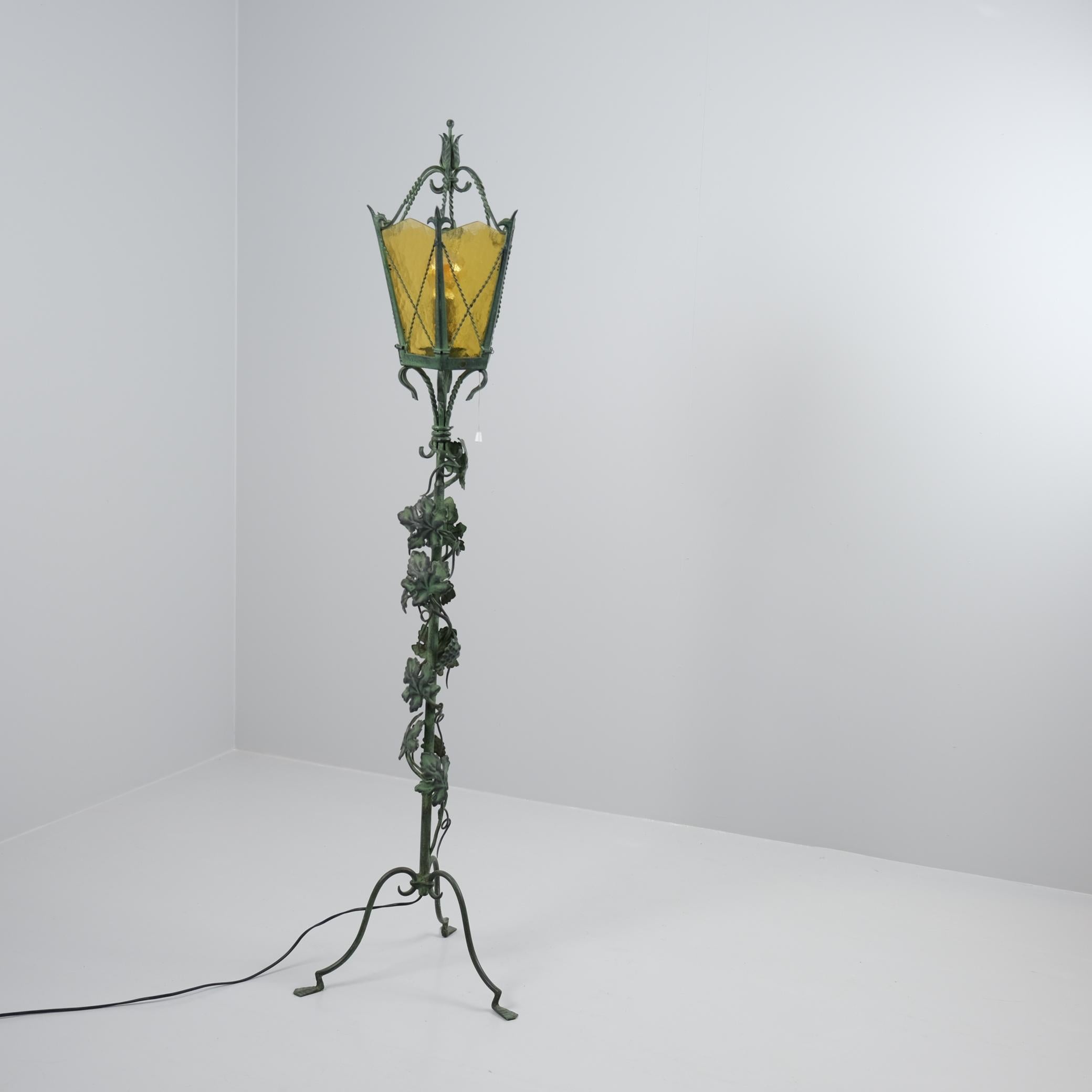 Antti Hakkarainen Green Vine Floor Lamp, 1930s-1940s, Taidetakamo A. Hakkarainen For Sale 2
