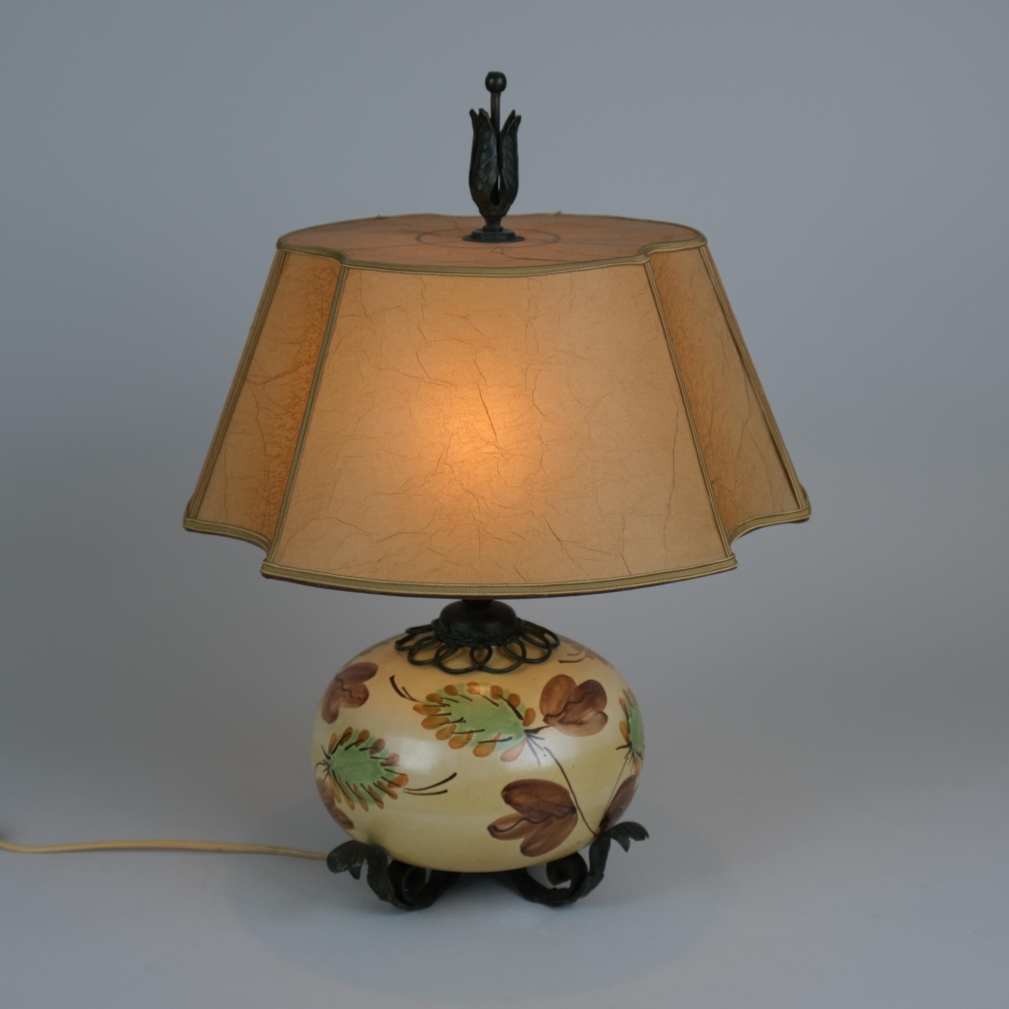 Scandinavian Modern Antti Hakkarainen Table Lamp, Ceramic & Iron, Taidetakamo A. Hakkarainen 1930s For Sale