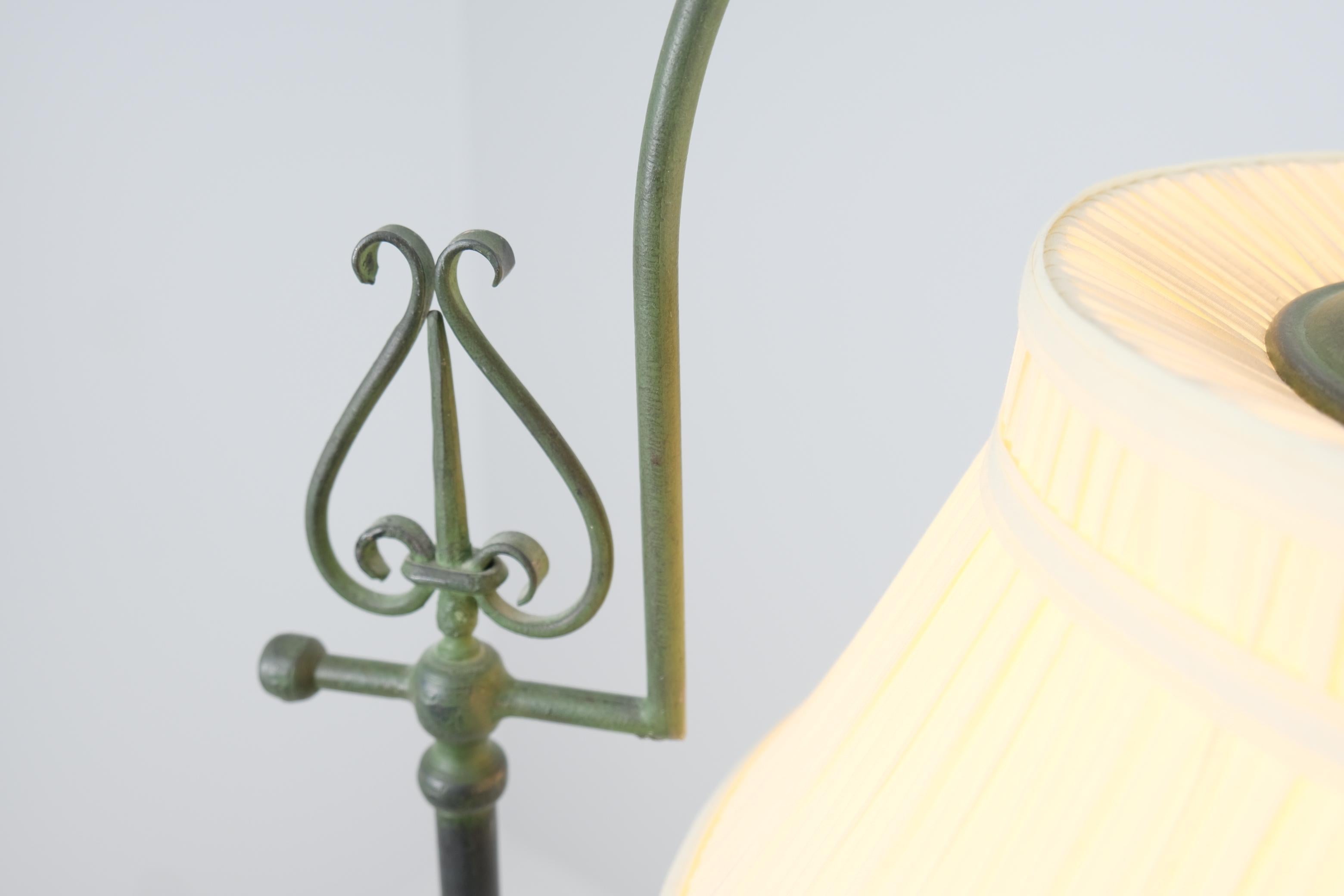 Milieu du XXe siècle Lampadaire en fer forgé Antti Hakkarainen, milieu du 20e siècle en vente