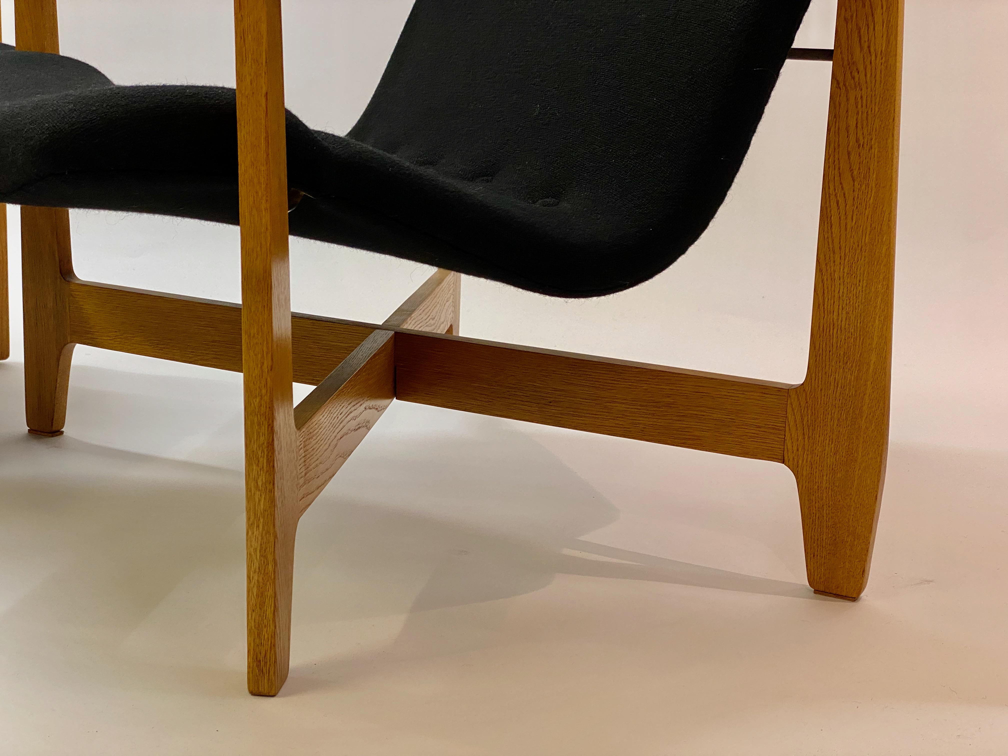 Finnish Antti Nurmesniemi, a pair of 1950s '418' armchairs for Artek For Sale