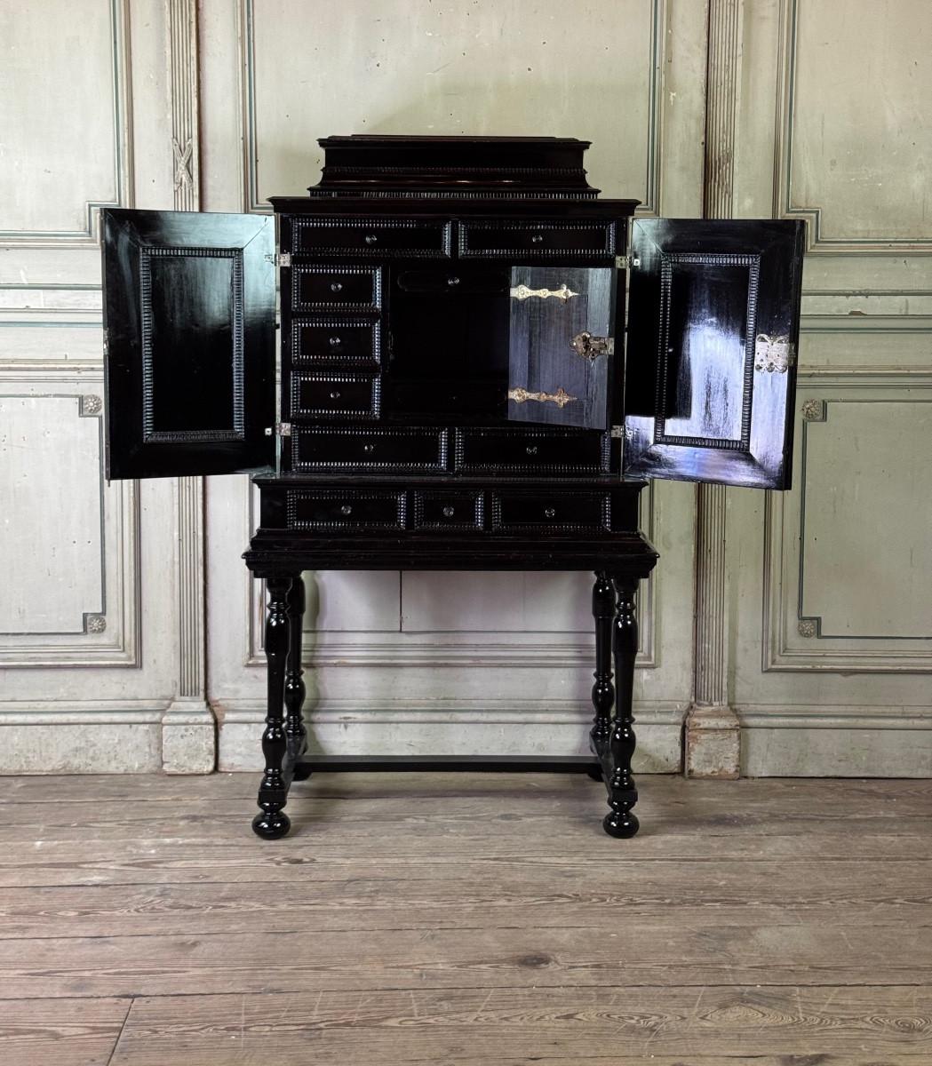Wood Antwerp cabinet, ebony and blackened wood, 17th century For Sale