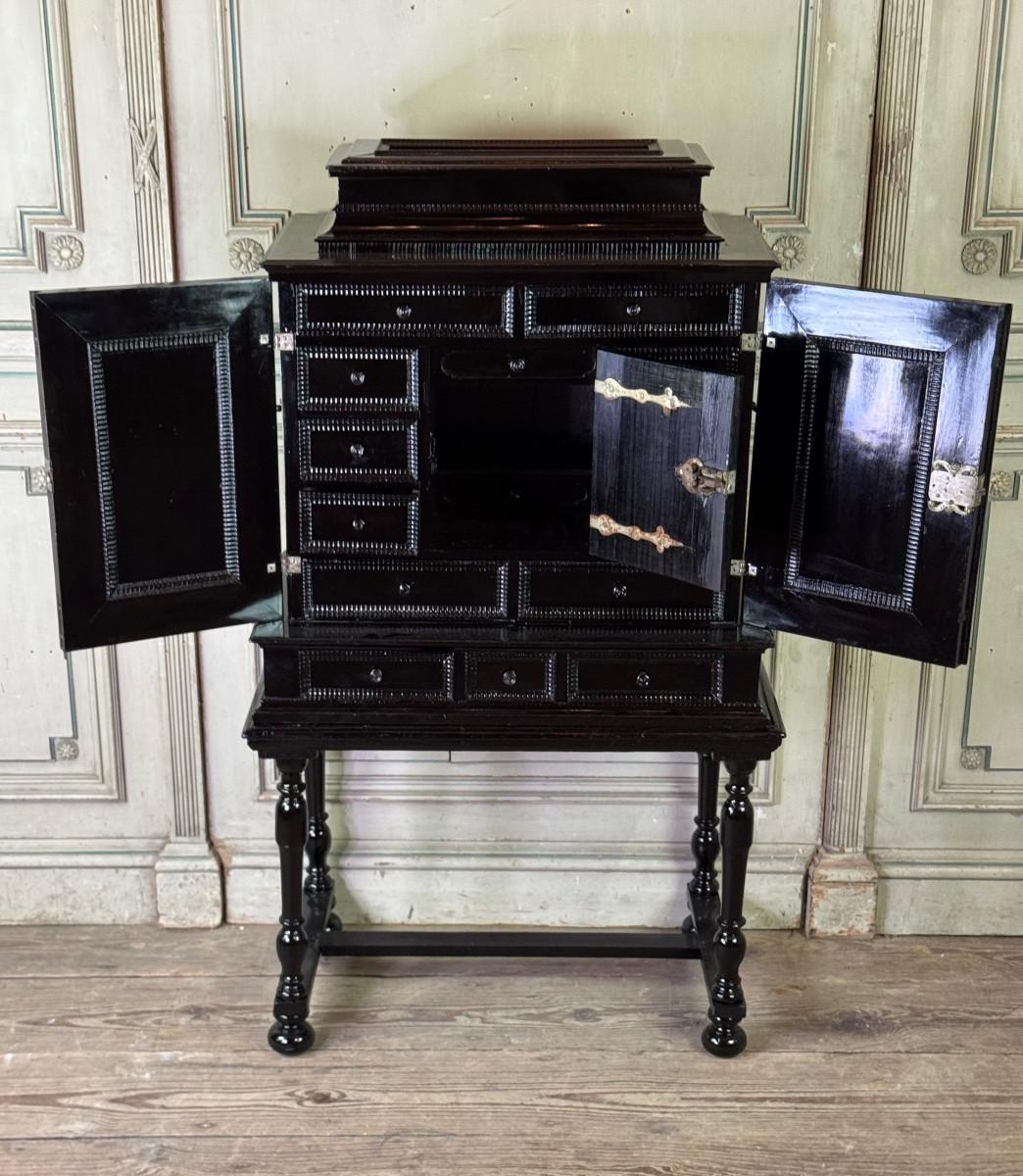 Antwerp cabinet, ebony and blackened wood, 17th century For Sale 1