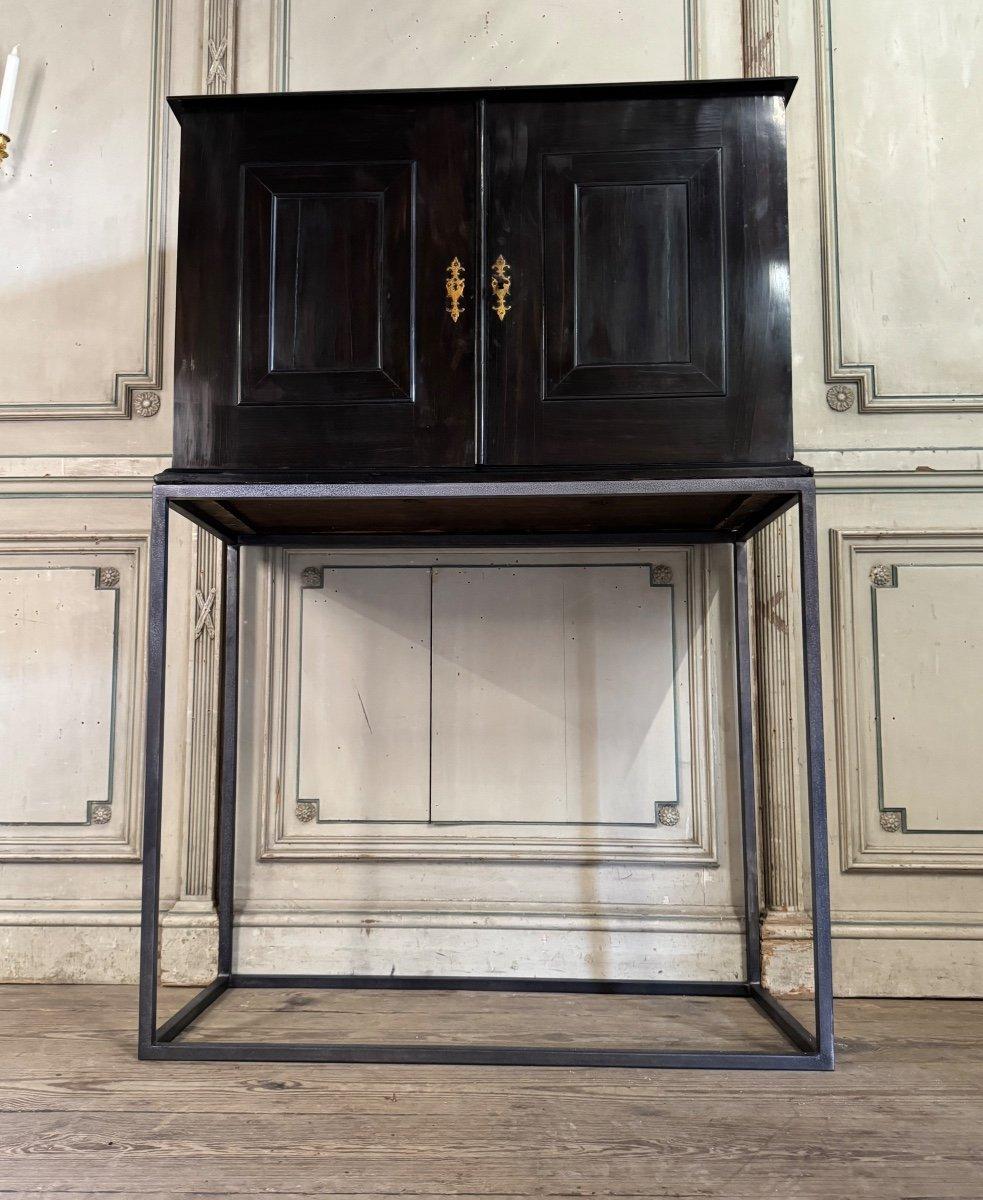 Antwerp cabinet in ebony and bone, 17th century interior theater in rosewood and lemon wood veneer. Ebony veneer on all 4 sides.