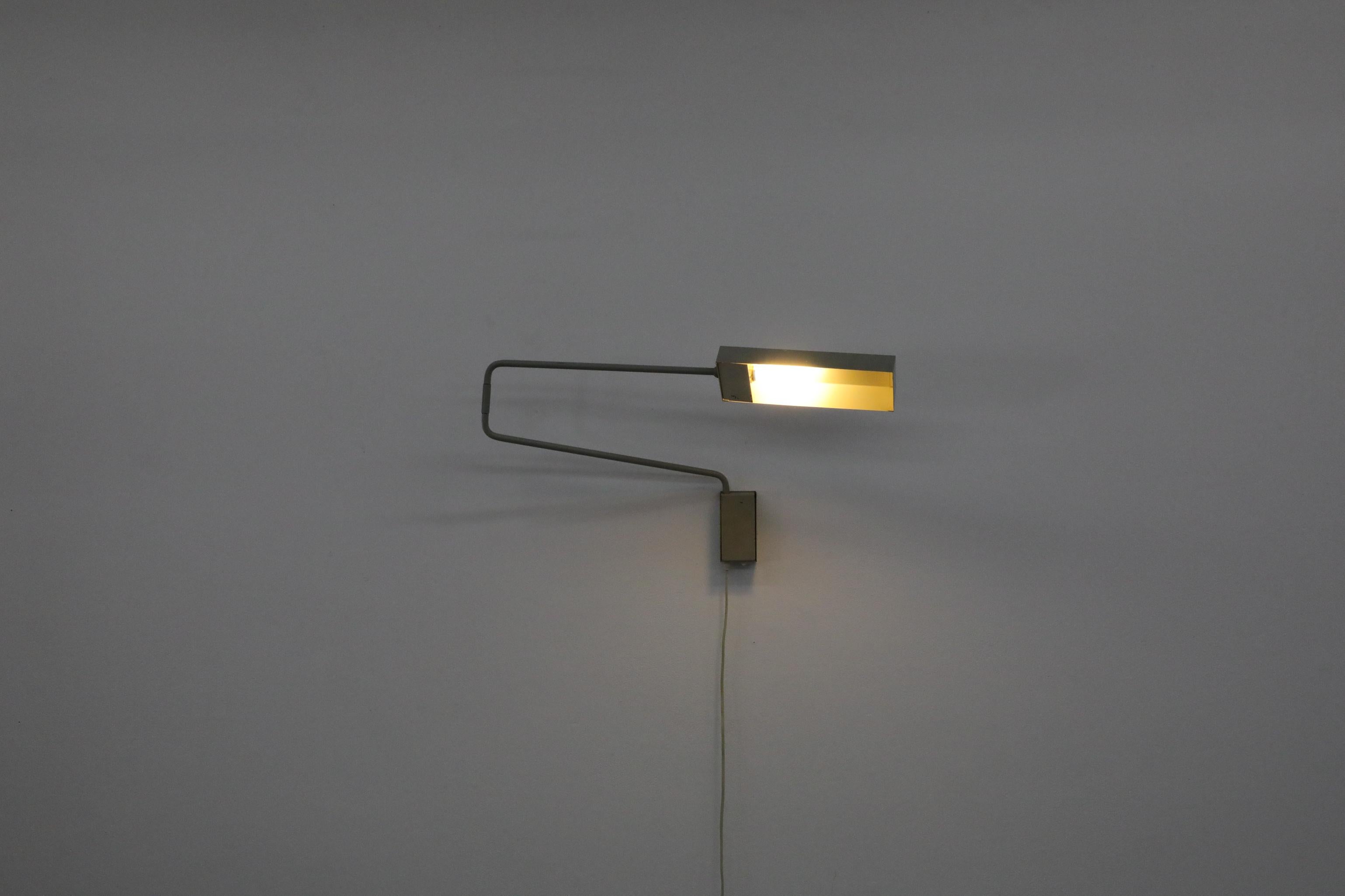 Wandhalterung-Schreibtischlampe „Paper Clip“ von Anvia mit flachem Schirm in Grau im Angebot 3