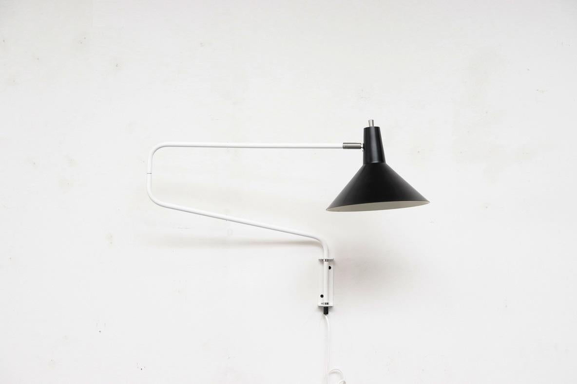 Mid-Century Modern Anvia 'The Paper Clip' Swinging Wall Lamp in Black & White by Jan Hoogervorst
