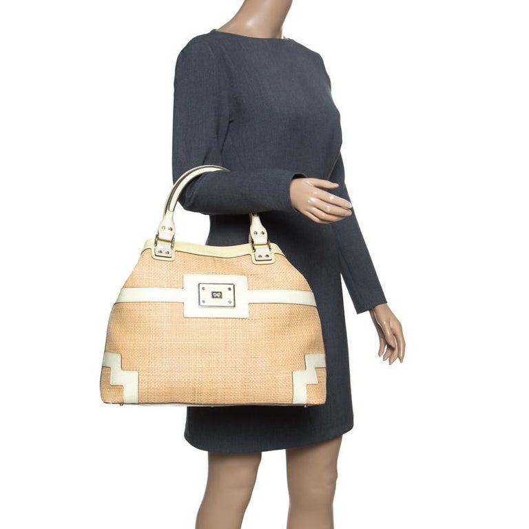 Anya Hindmarch Beige/Cream Raffia and Patent Leather Tote For Sale at ...
