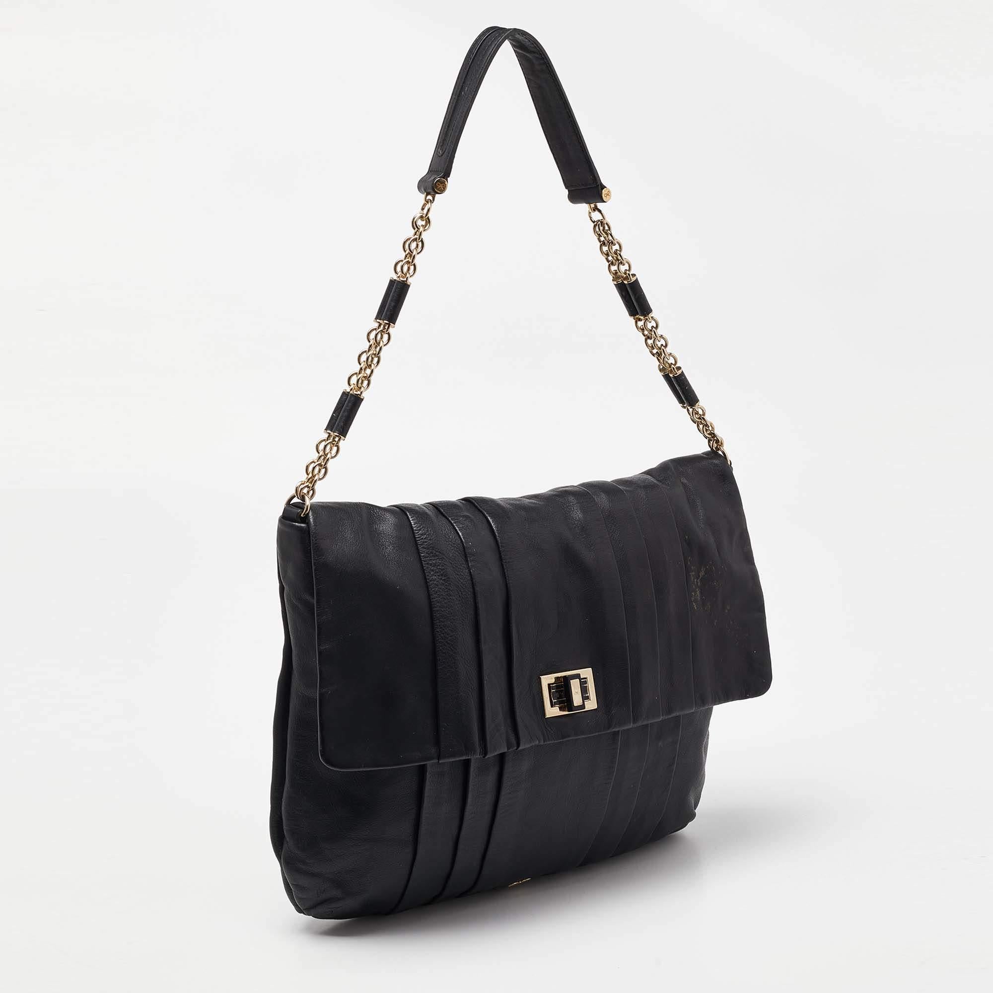 Anya Hindmarch Black Leather Flap Hobo In Fair Condition For Sale In Dubai, Al Qouz 2
