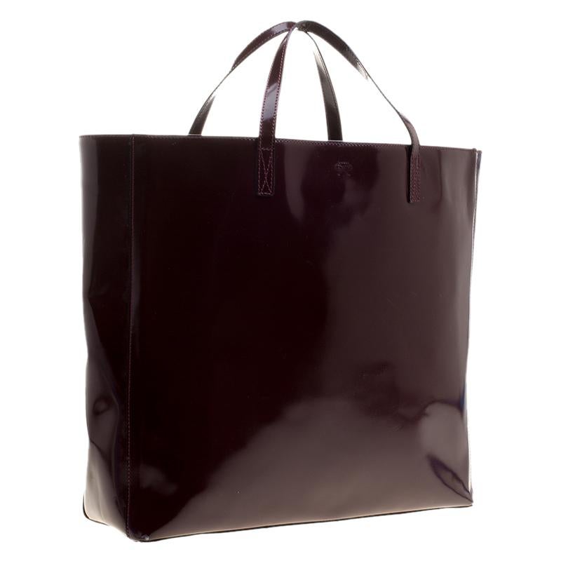 Anya Hindmarch Burgundy Patent Leather Tote In Good Condition In Dubai, Al Qouz 2