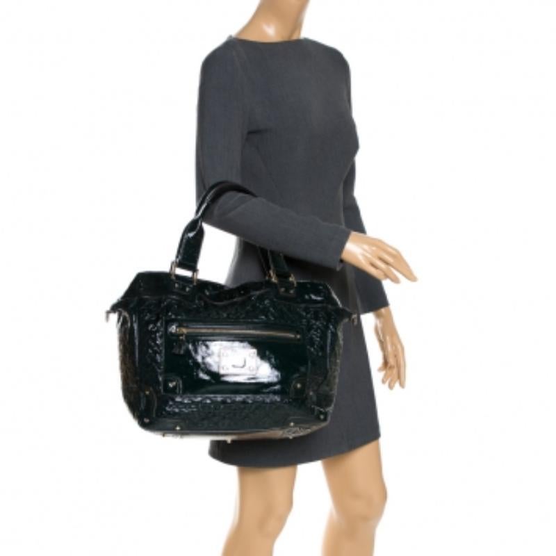 Anya Hindmarch Fourre-tout vert foncé en cuir verni avec logo d'art en vente 4