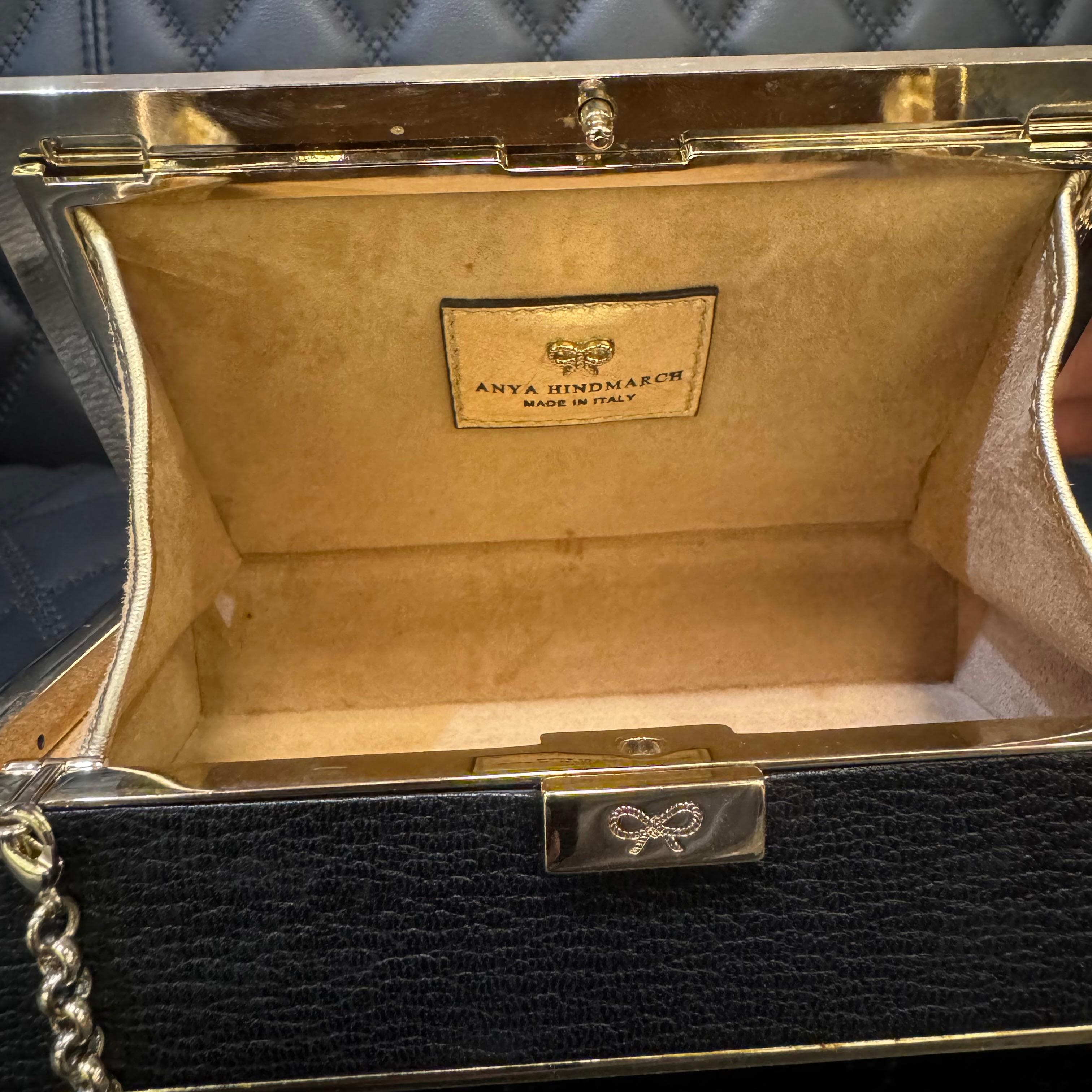 Noir Anya Hindmarch - Pochette de soirée en cuir sans chaîne pour téléphone portable en vente