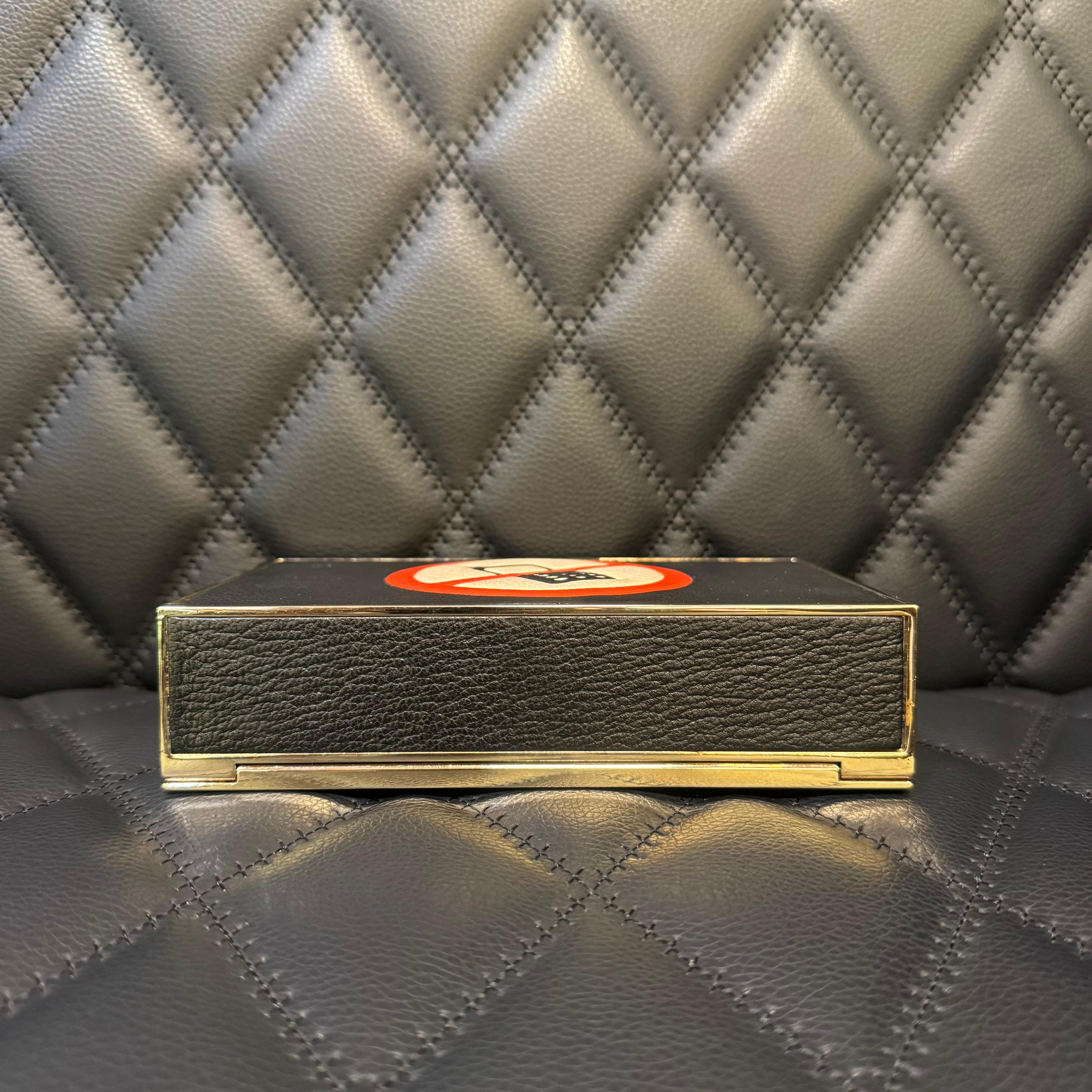 Anya Hindmarch - Pochette de soirée en cuir sans chaîne pour téléphone portable en vente 2
