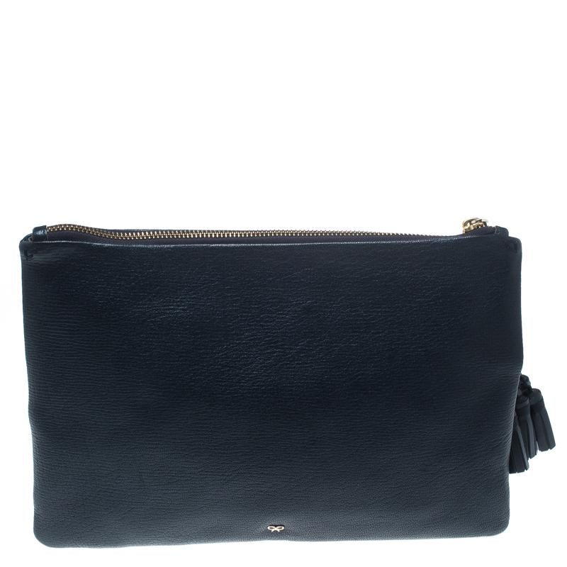 Quirky, fun and stylish, this Georgiana clutch from Anya Hindmarch is sure to impress the crowds and make you the centre of attraction. This navy blue clutch is crafted from leather and features big eyes and a thought bubble creatively detailed on