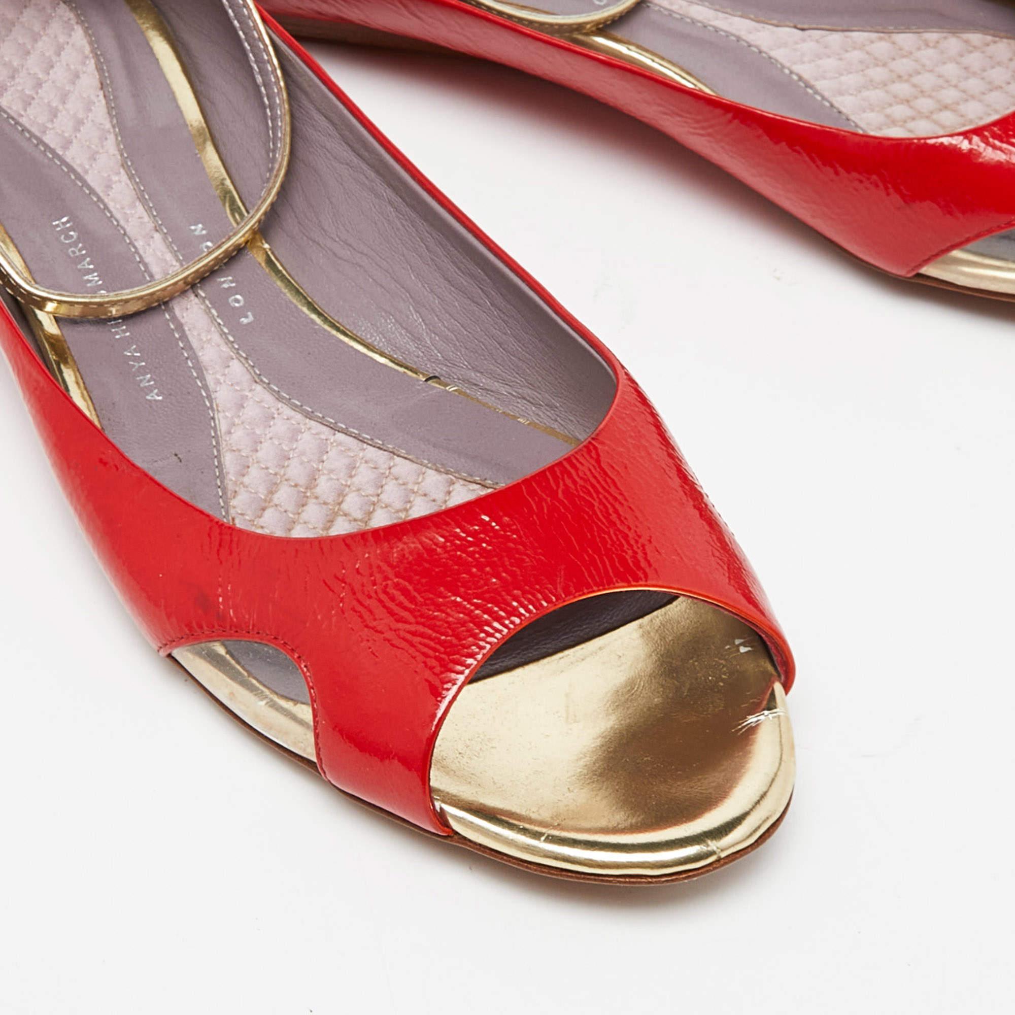 Anya Hindmarch - Chaussures plates à bout ouvert en cuir verni rouge, taille 39 en vente 2