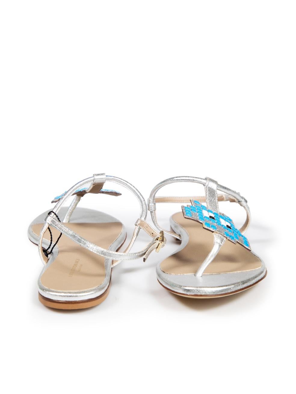 Anya Hindmarch Silver Leather Thong Sandals Size IT 36 In Excellent Condition For Sale In London, GB