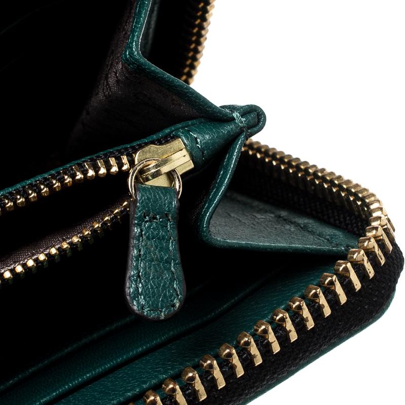 Anya Hindmarch Turquoise Leather Zip Around Wallet In Good Condition In Dubai, Al Qouz 2