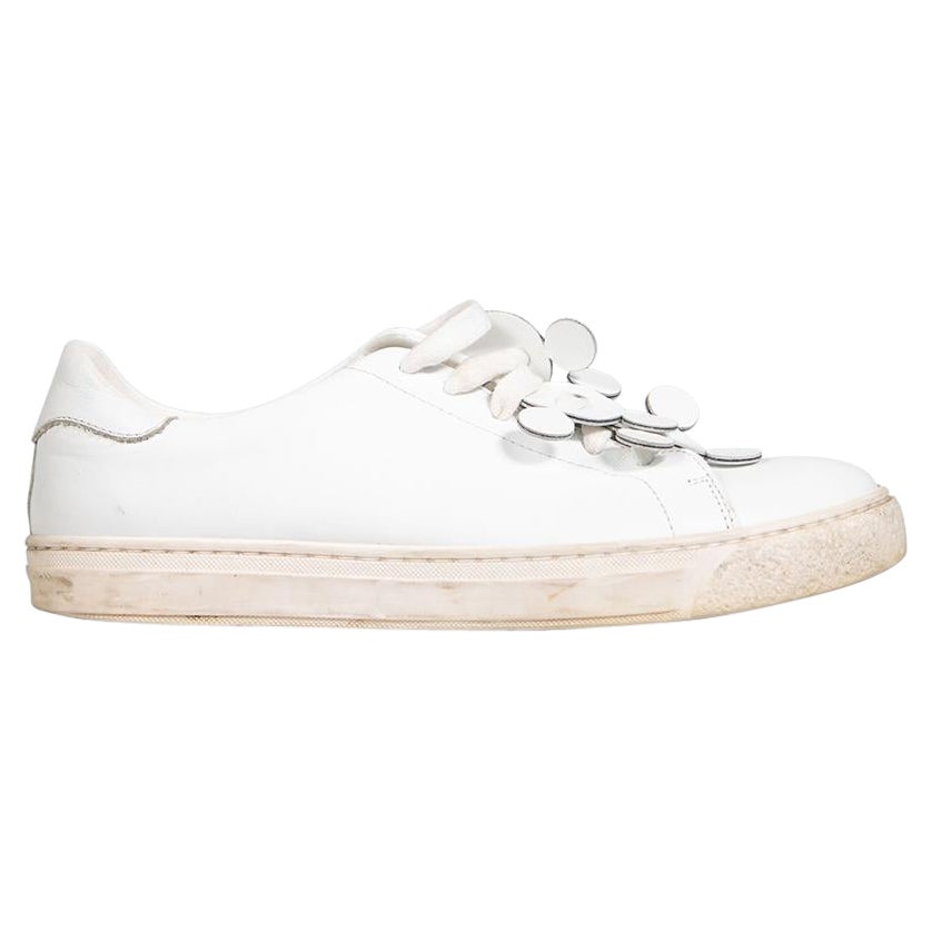 Baskets Anya Hindmarch en cuir blanc à motif découpé au laser, taille IT 36 en vente