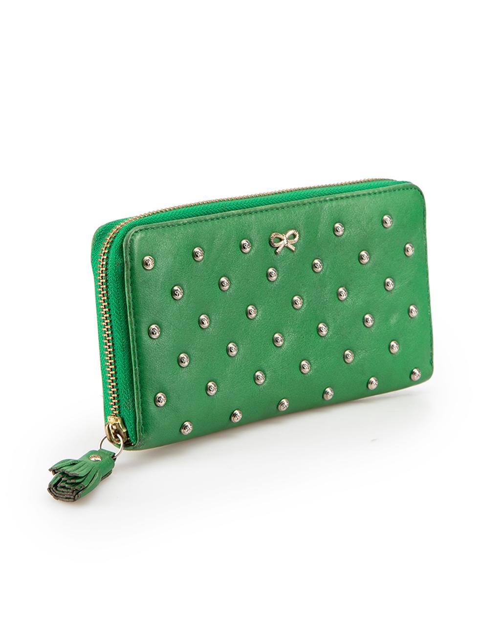 CONDITION is Very good. Minimal wear to purse is evident. Minimal wear to the back and the base corners with marks to the leather on this used Anya Hindmarch designer resale item.



Details


Green

Leather

Wallet

Silver studded pattern

Zip