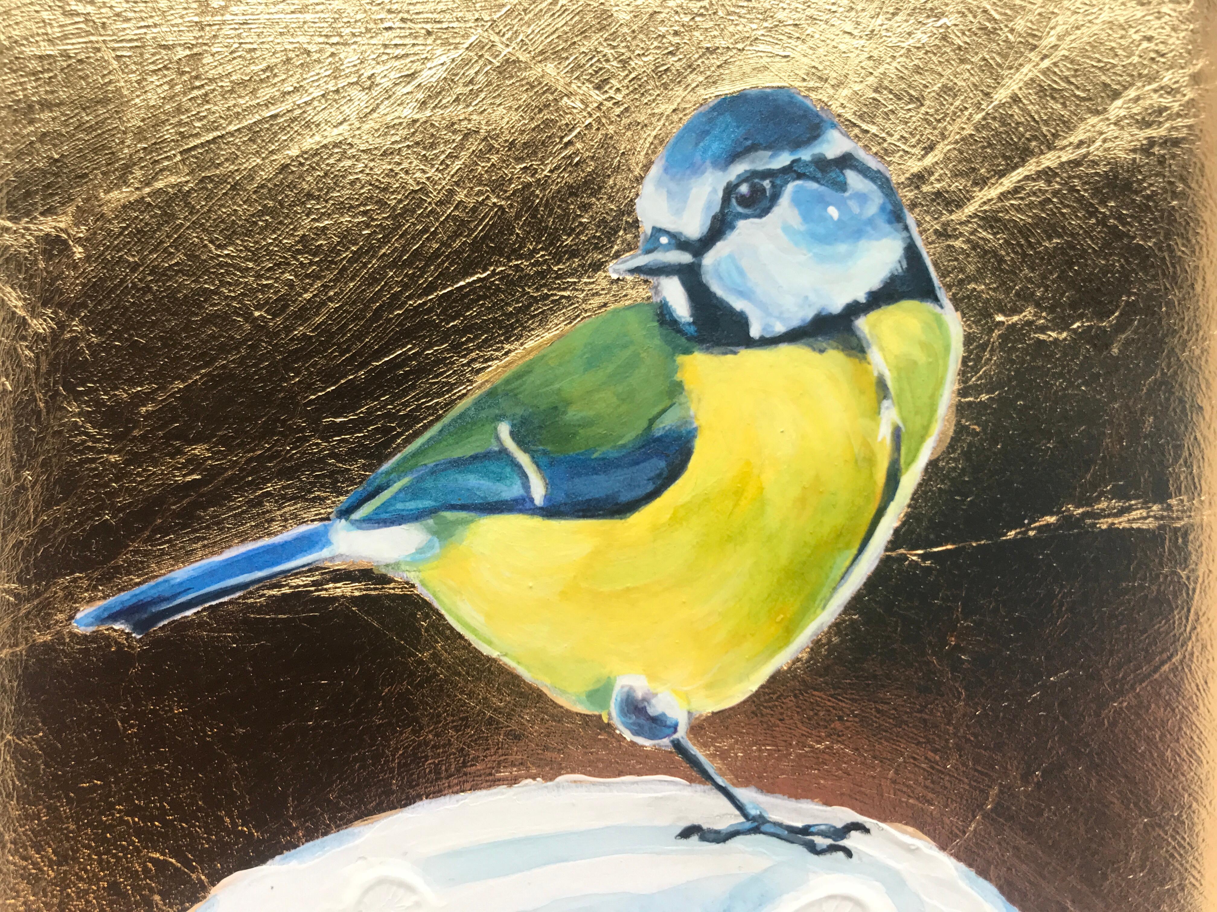 Little Blue Tit 4, Over The Moon, Pájaros, Arte animal, Naturaleza, Pan de oro, Metálico en venta 2