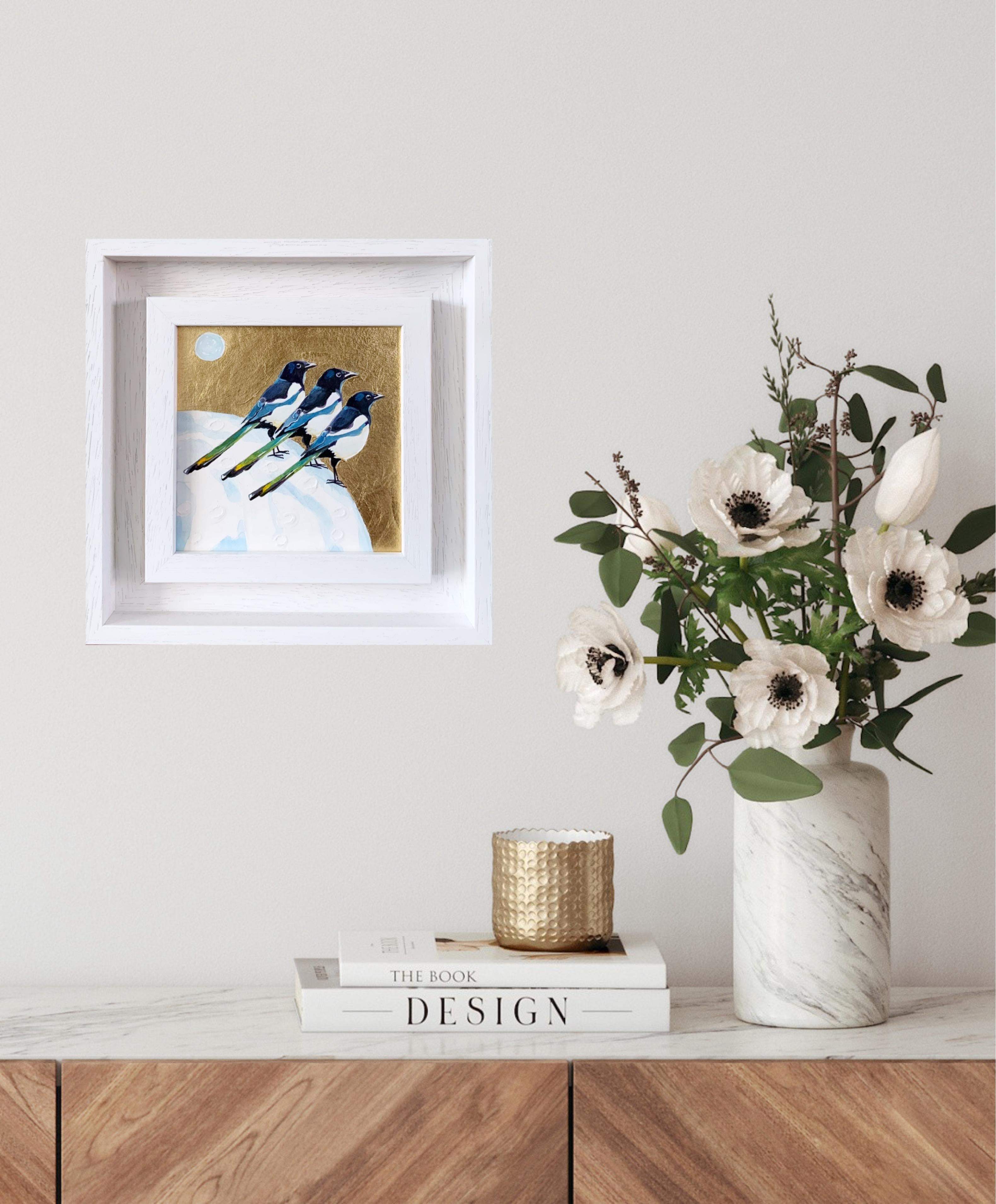 Elstern Liebe 3, Über dem Mond, Vogel, Natur, Tiere, Originalgemälde – Painting von Anya Simmons