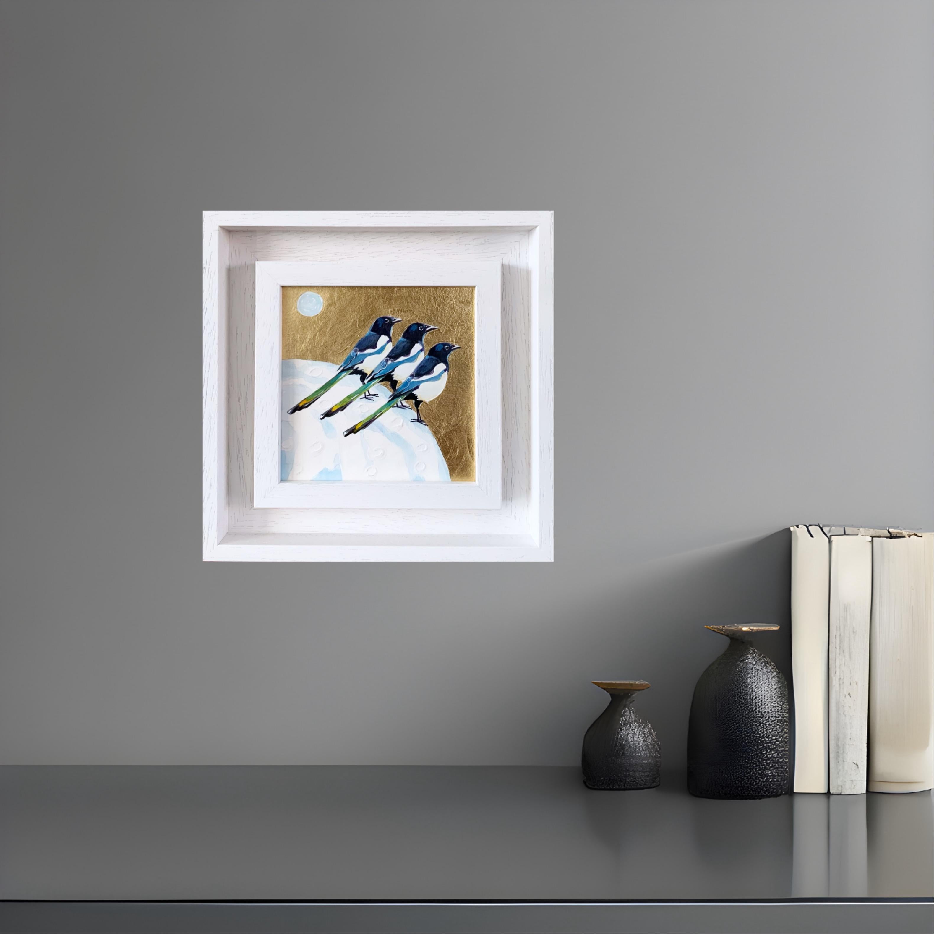 Elstern Liebe 3, Über dem Mond, Vogel, Natur, Tiere, Originalgemälde (Grau), Animal Painting, von Anya Simmons