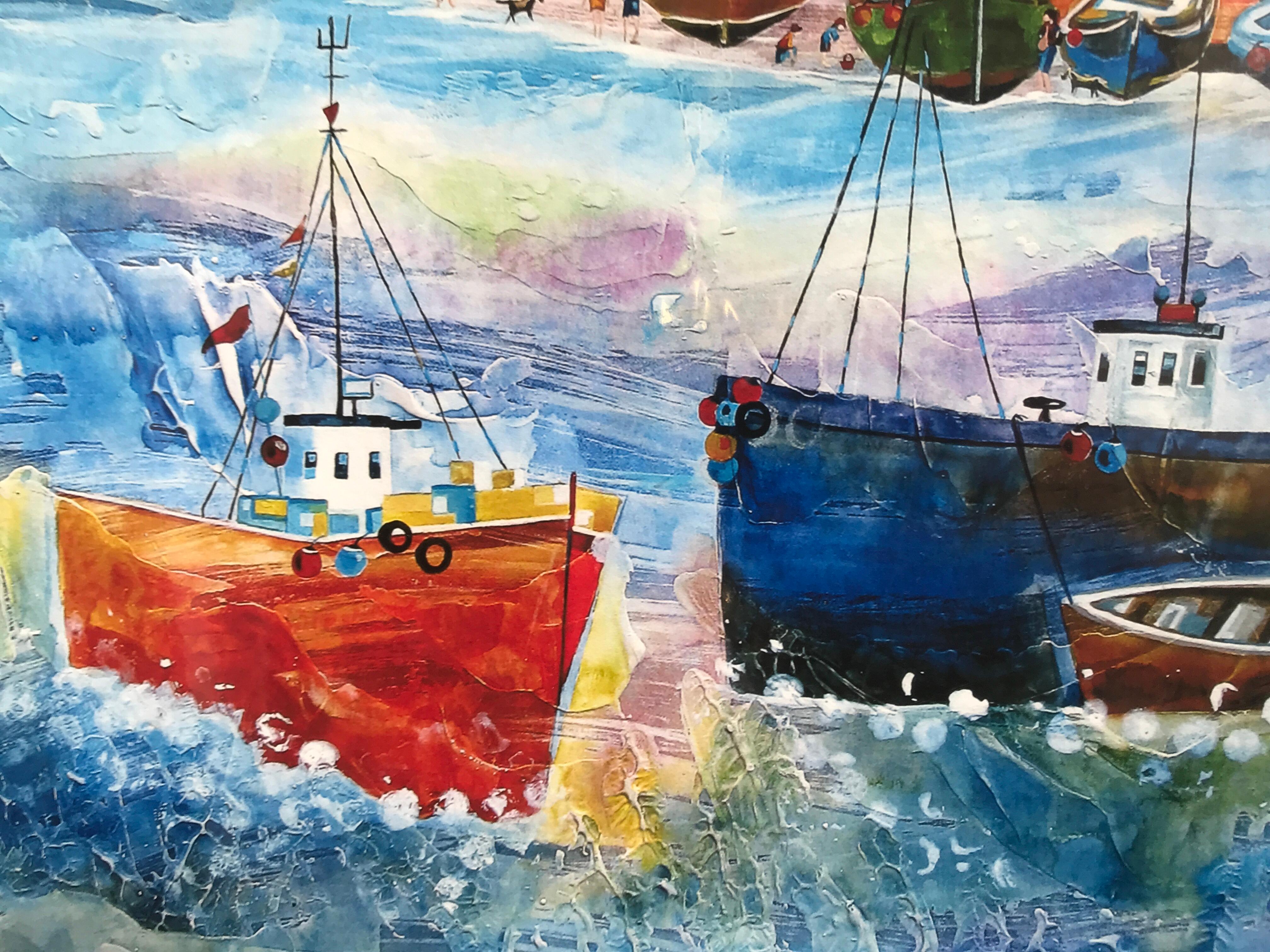 Sennen Cove, Cornwall, montierter Giclée-Druck, Küste, Strand, Boote, Sonne (Zeitgenössisch), Print, von Anya Simmons