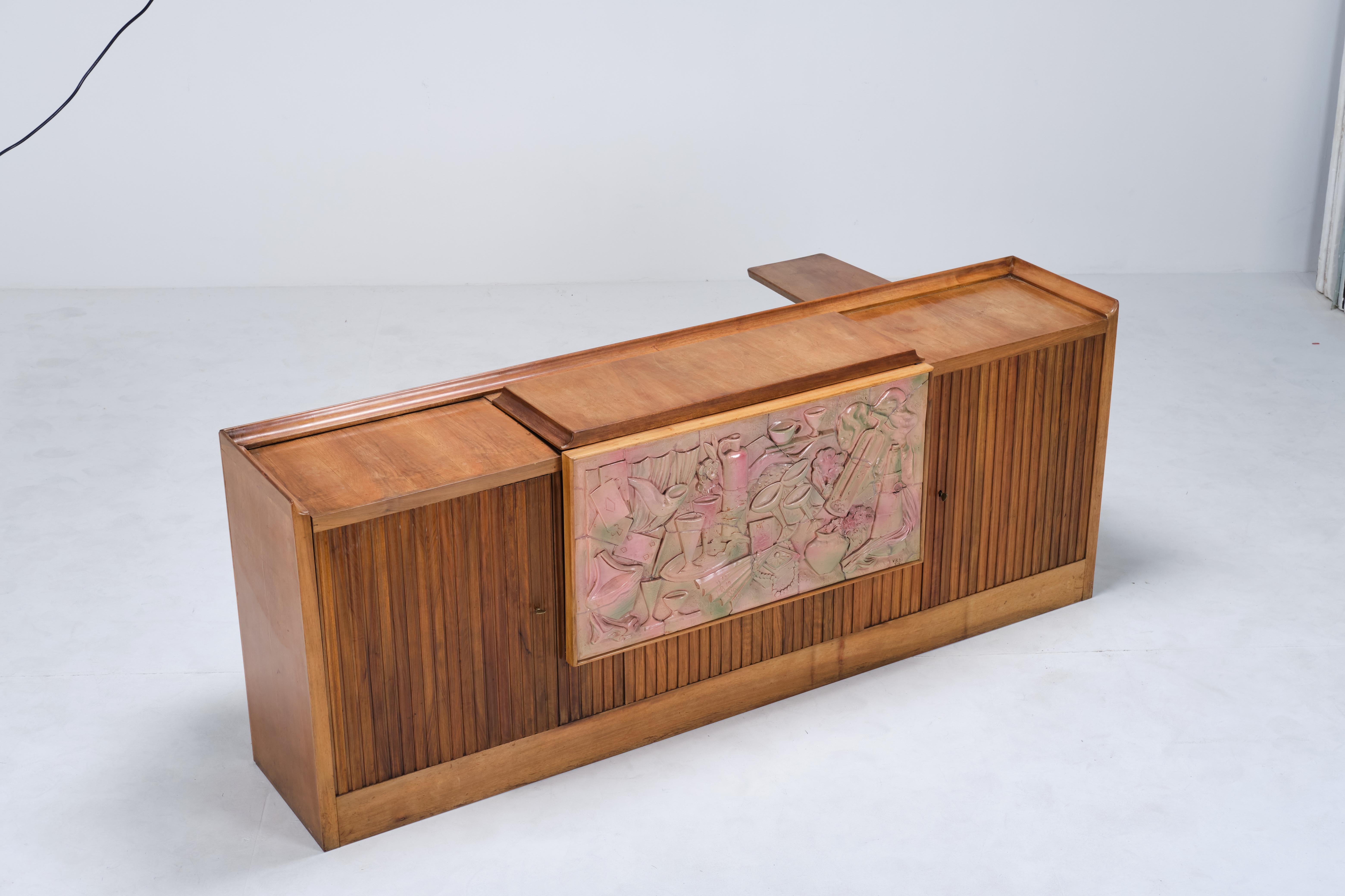 Giuseppe Anzani Midcentury bar cabinet with stunning glazed ceramic panel - 1950 In Fair Condition For Sale In Milan, IT
