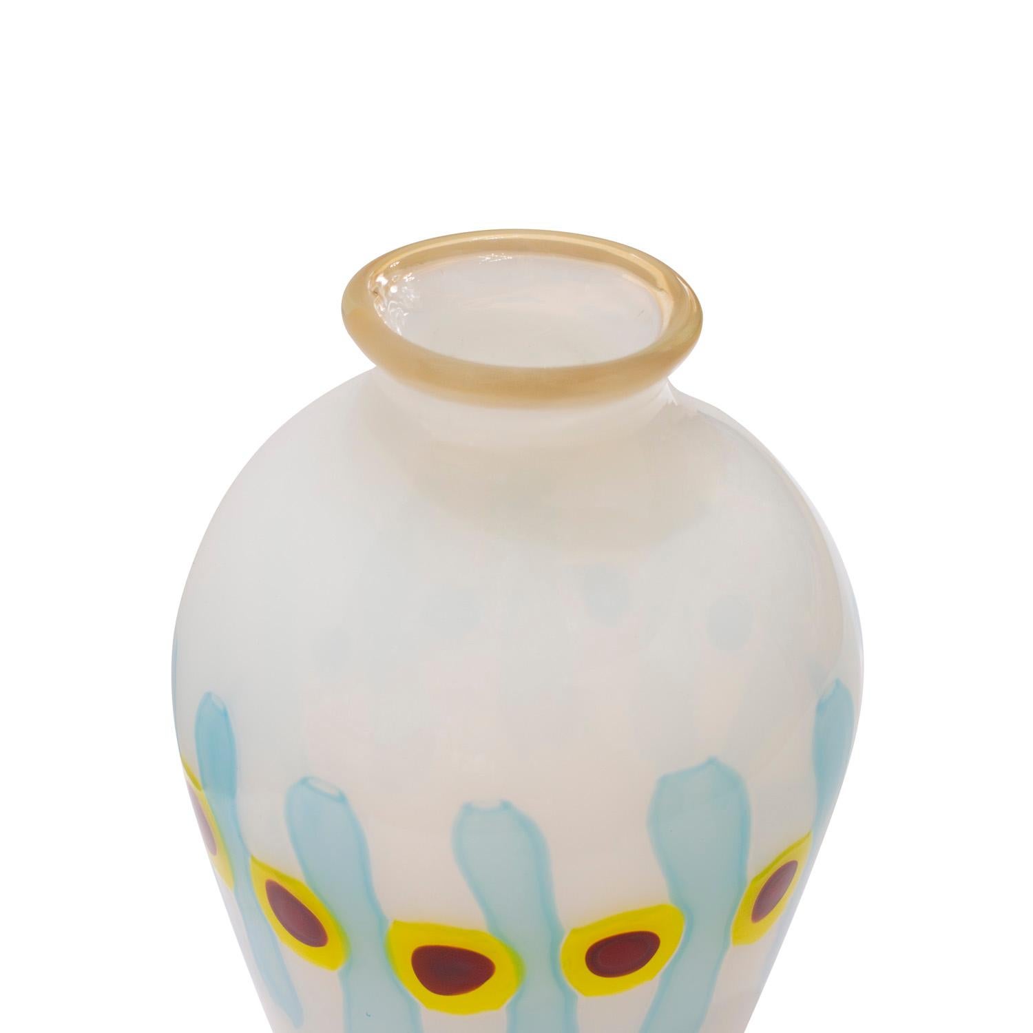 Anzolo Fuga Hand-Blown Glass Vase with Murrhines and Vertical Rods 1959-60 In Excellent Condition For Sale In New York, NY
