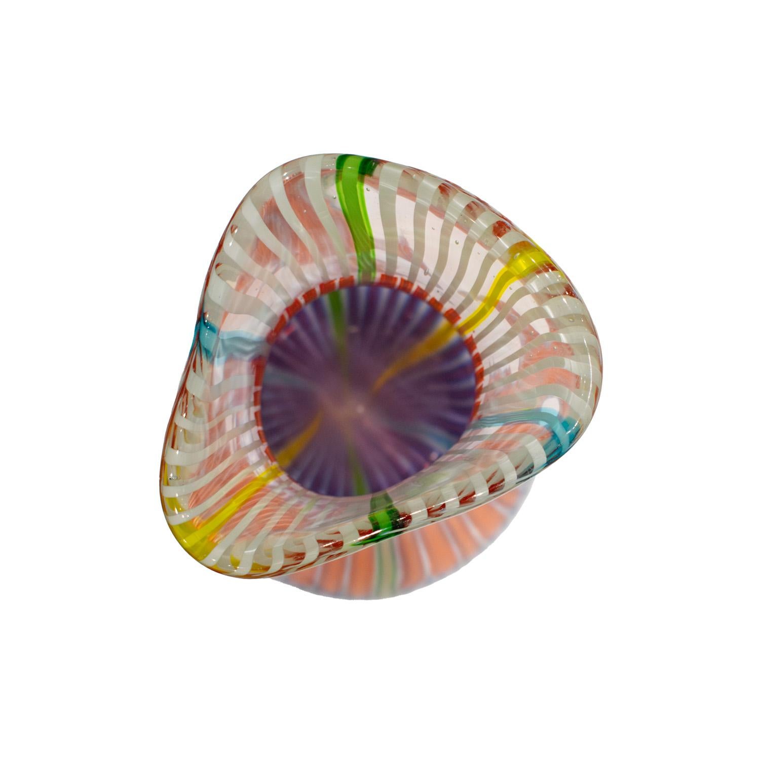Anzolo Fuga Grande Vaso di vetro soffiato a mano in viola, arancione e bianco 1955-56 In condizioni ottime in vendita a New York, NY